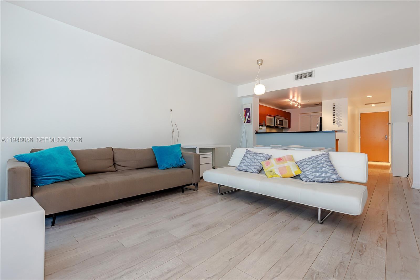 253 NE 2nd St #907, Miami FL 33132