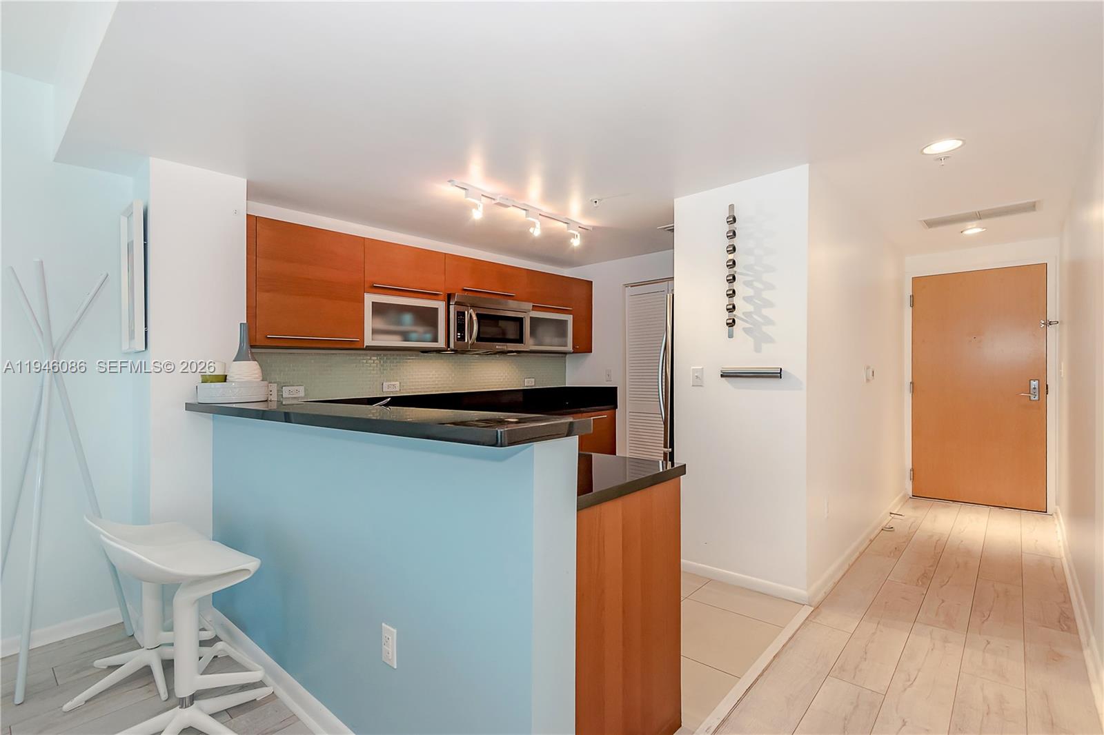 253 NE 2nd St #907, Miami FL 33132