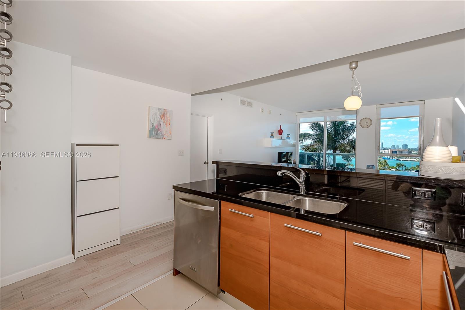 253 NE 2nd St #907, Miami FL 33132