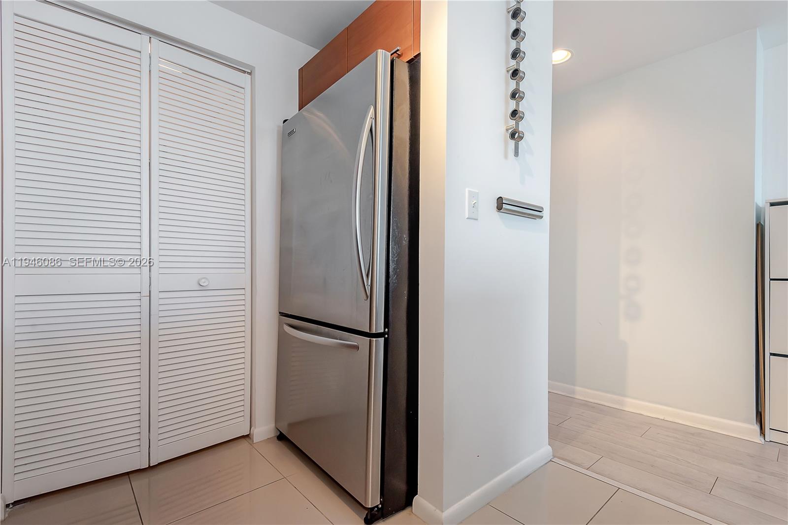 253 NE 2nd St #907, Miami FL 33132