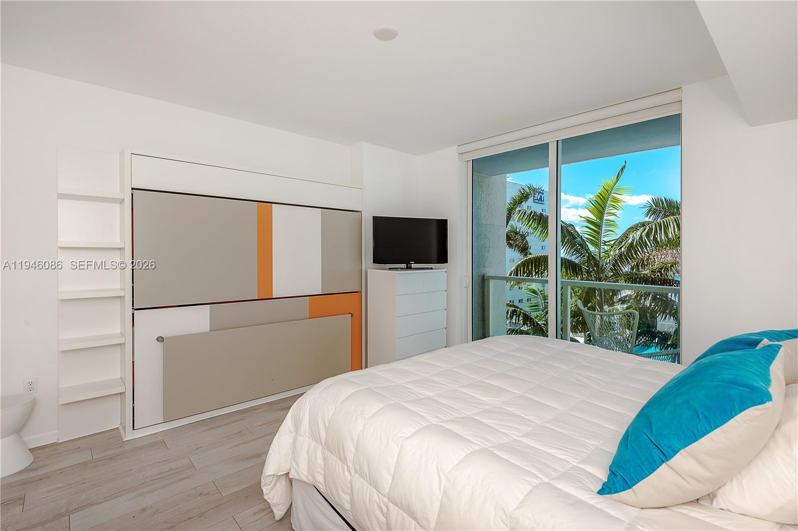 253 NE 2nd St #907, Miami FL 33132