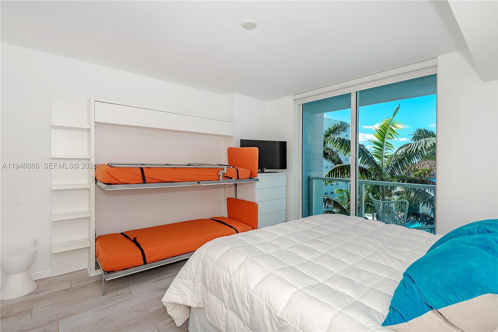 253 NE 2nd St #907, Miami FL 33132