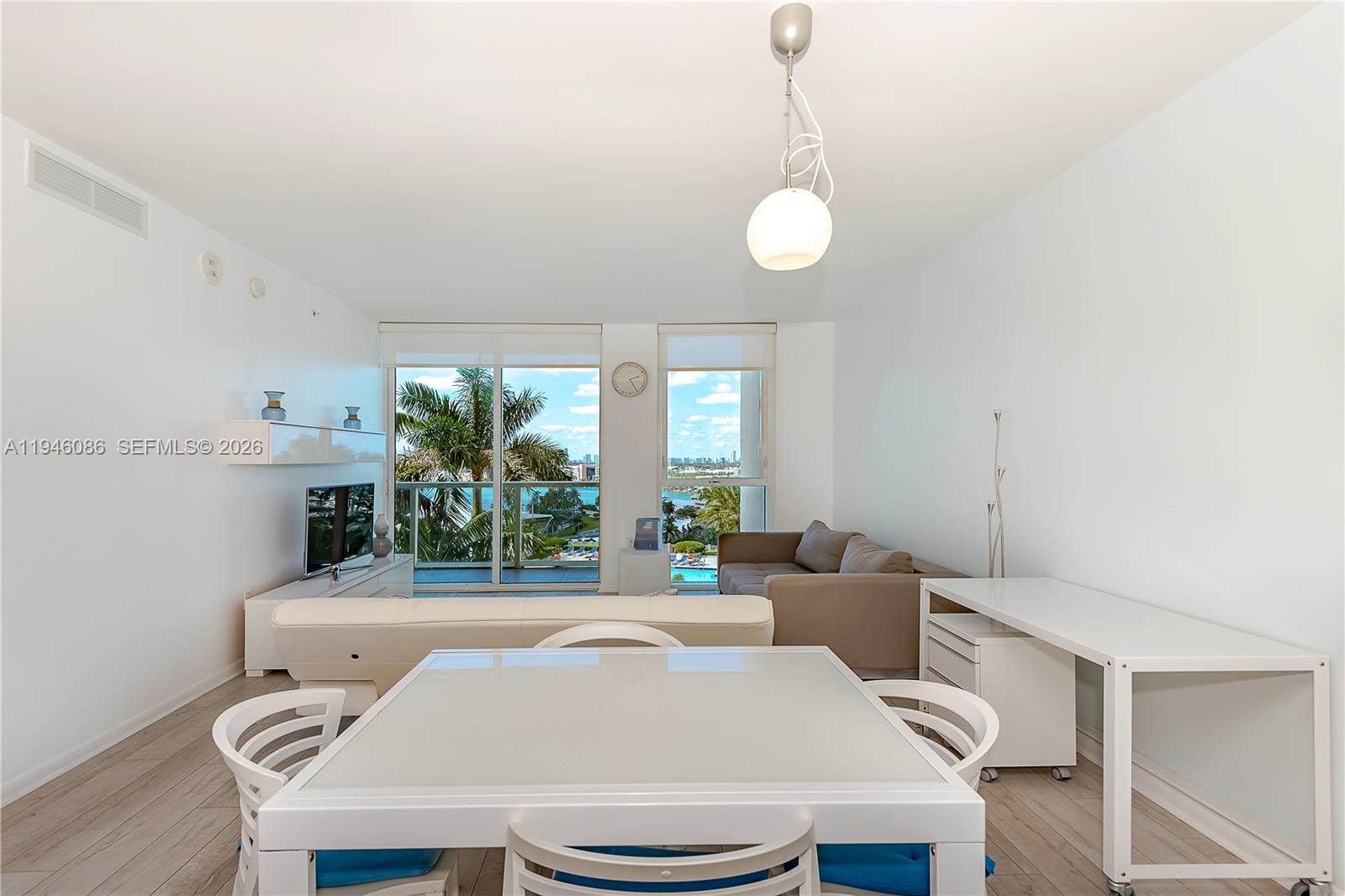 253 NE 2nd St #907, Miami FL 33132