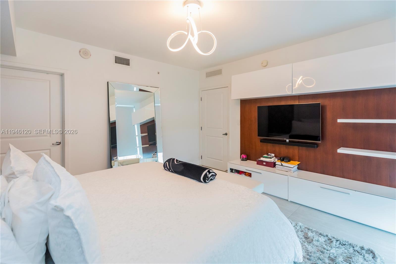 400 Sunny Isles Blvd #1504, Sunny Isles Beach FL 33160