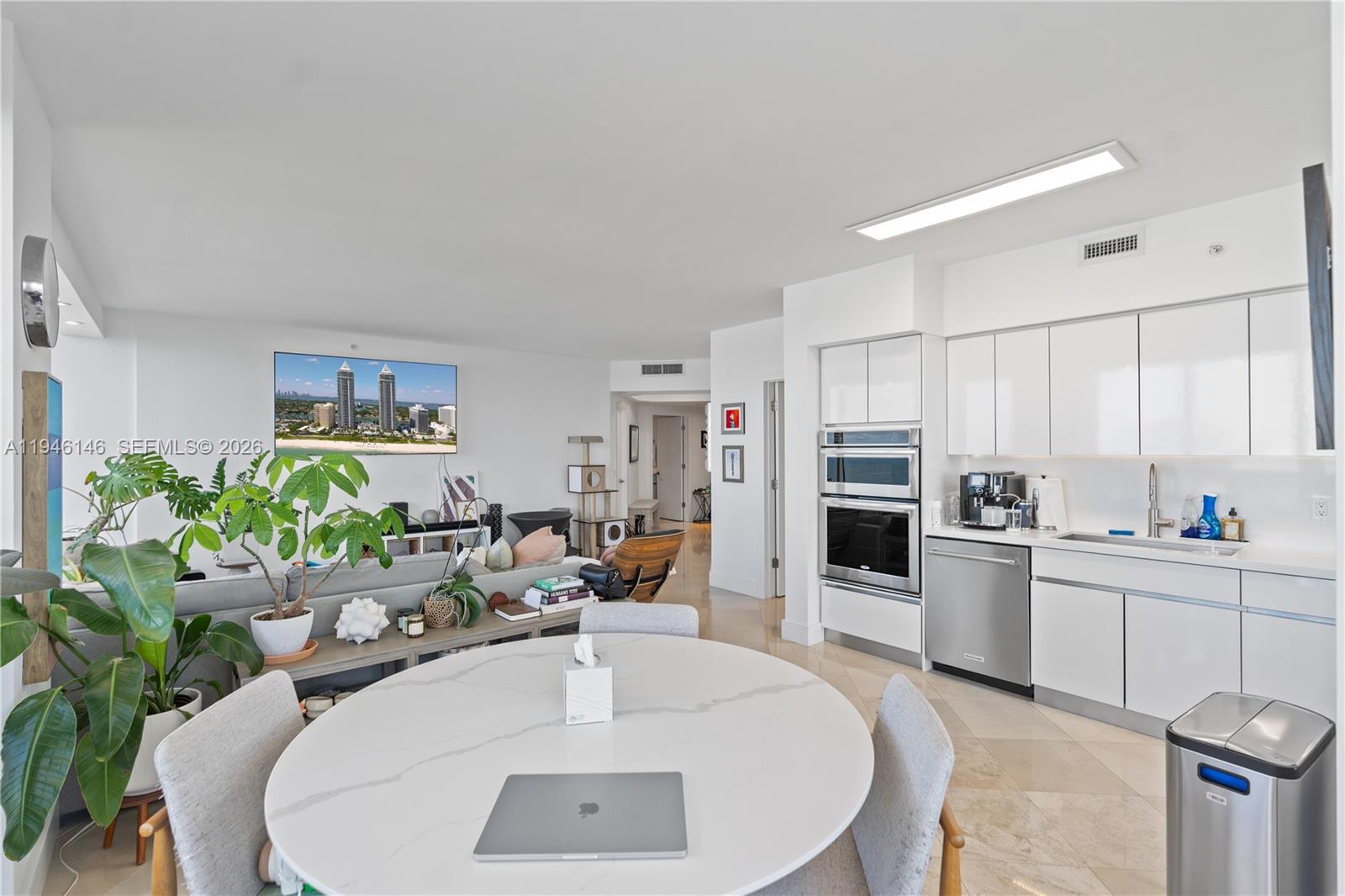 4779 Collins Ave #2607, Miami Beach FL 33140
