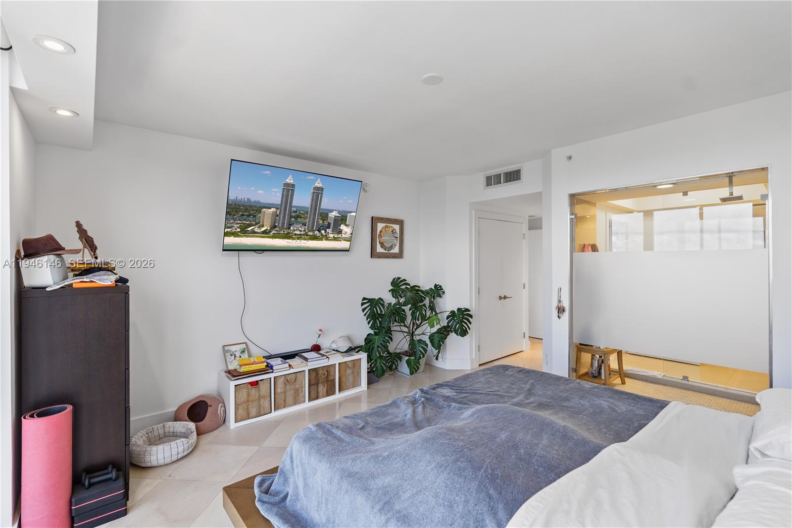 4779 Collins Ave #2607, Miami Beach FL 33140