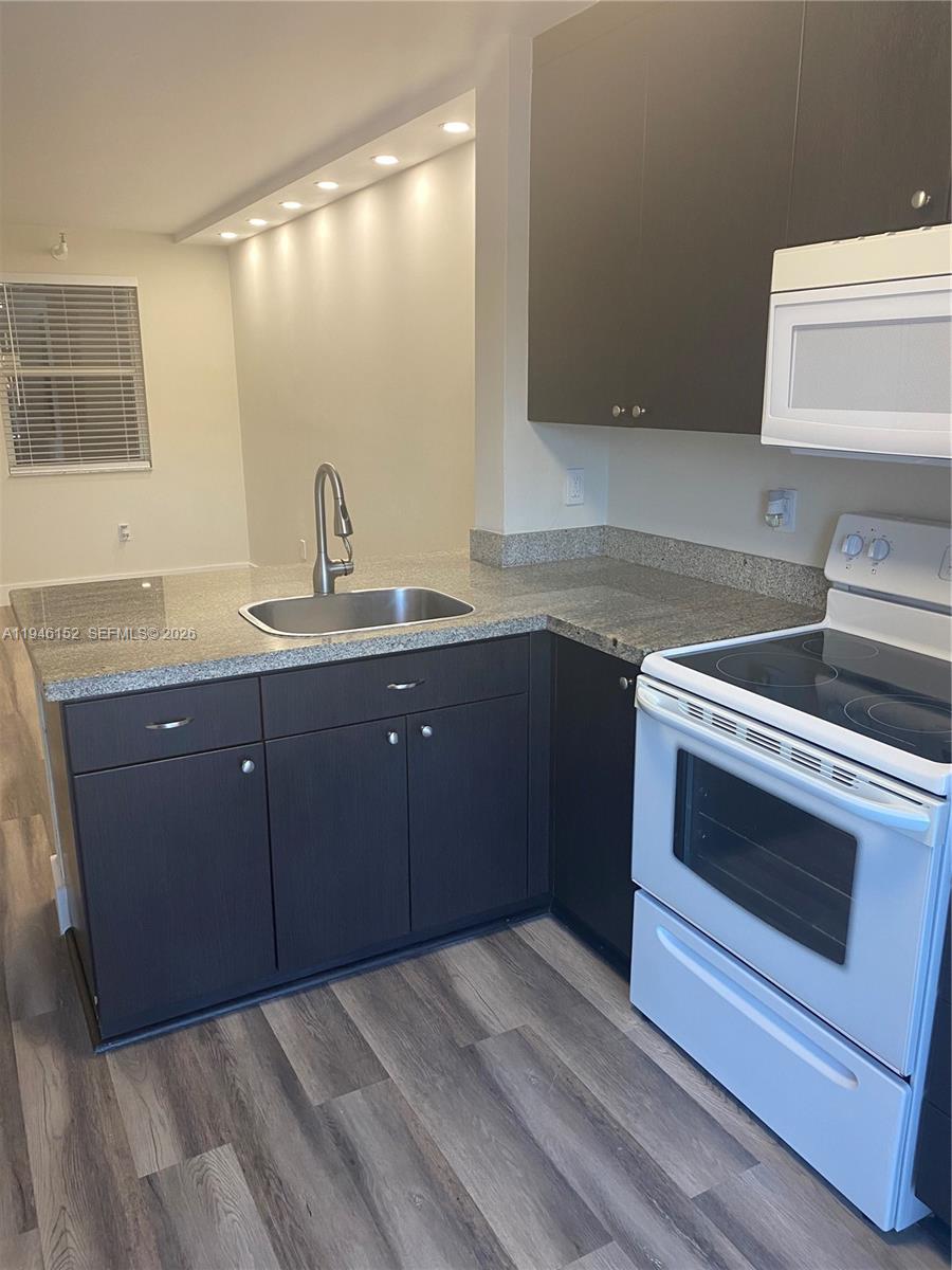 2575 SW 27th Ave #212, Coconut Grove FL 33133