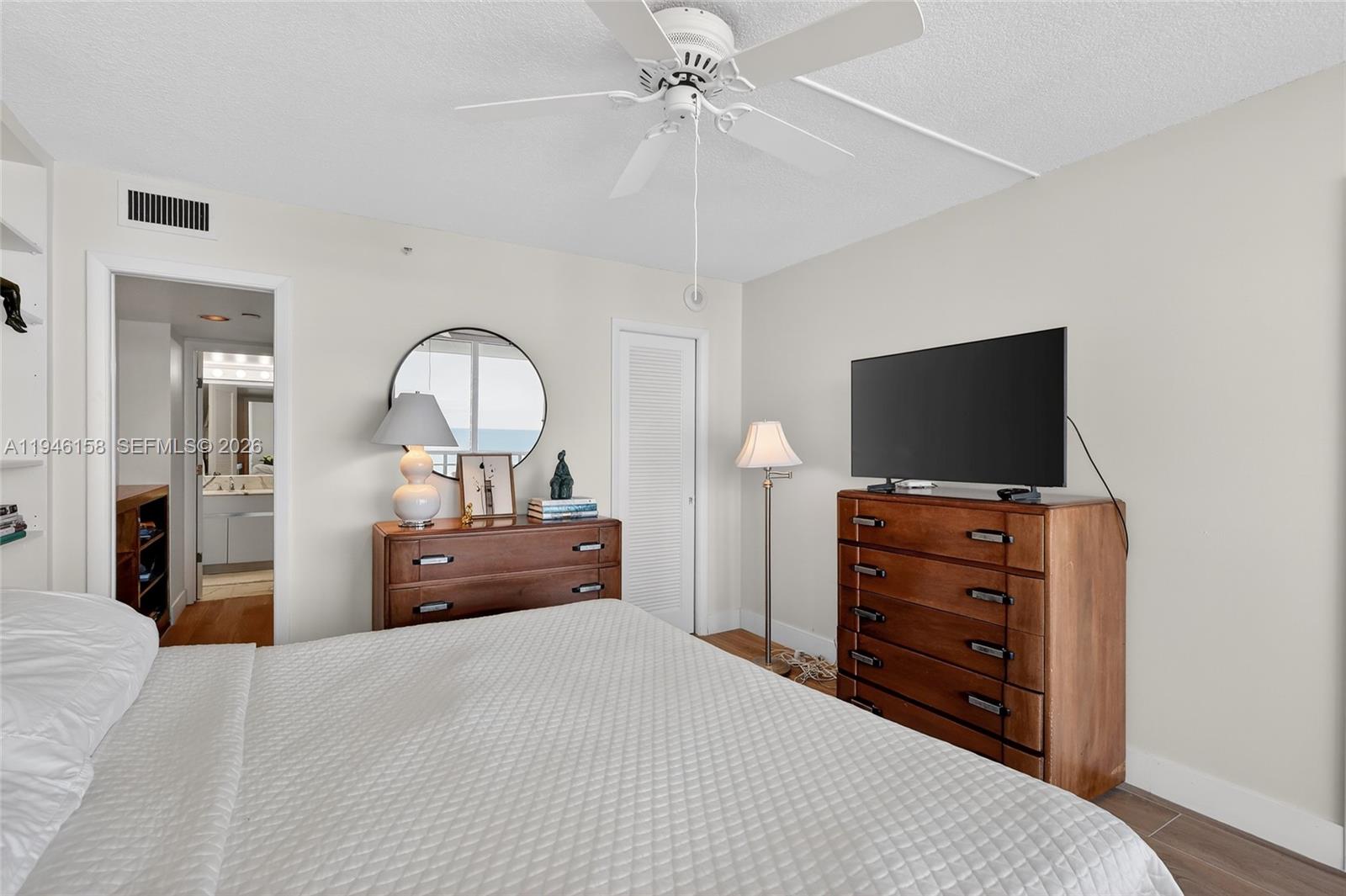 400 S Pointe Dr #1608, Miami Beach FL 33139