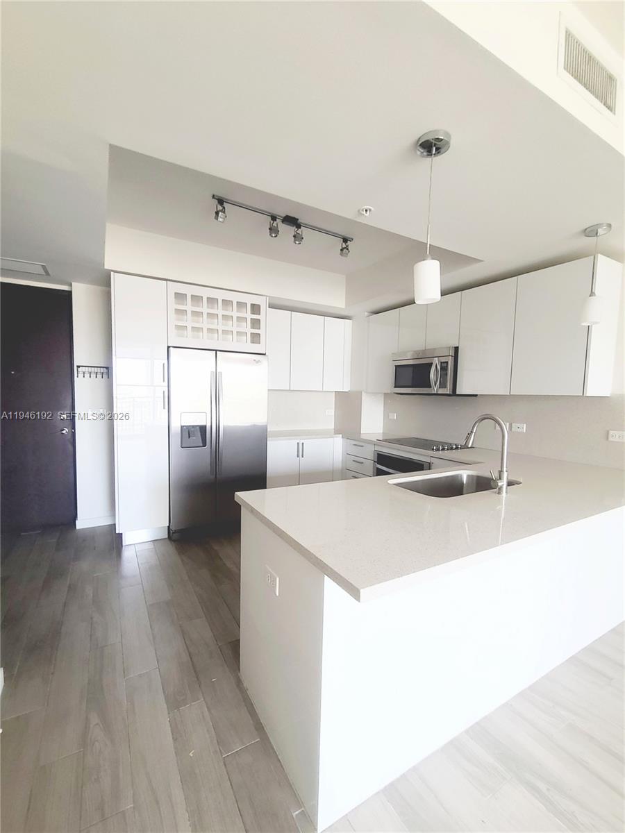 999 SW 1 AVENUE #1808, Miami FL 33130