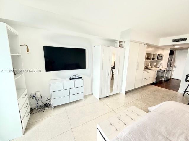 50 Biscayne Blvd #705, Miami FL 33132