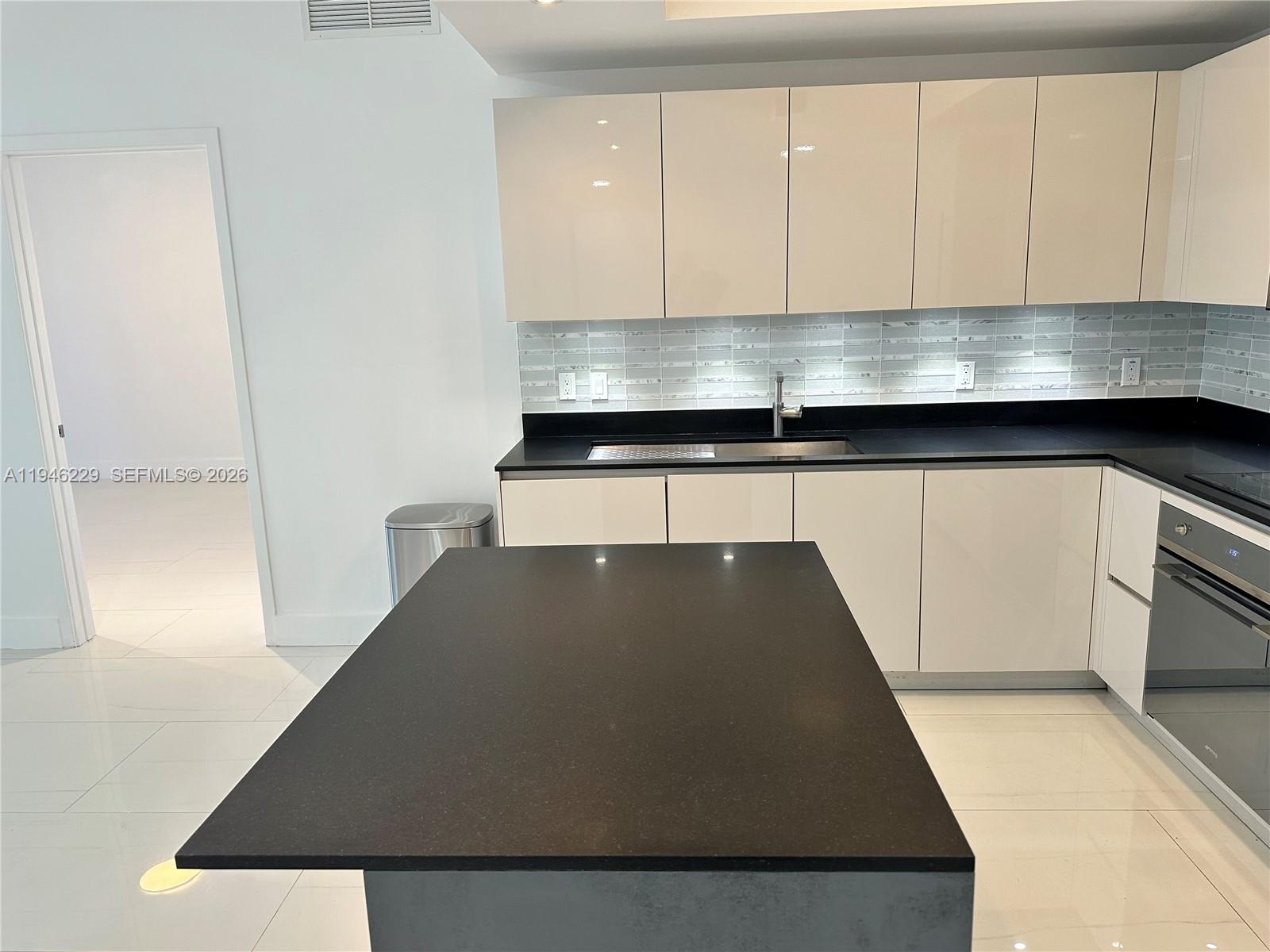1010 BRICKELL AVE #3809, Miami FL 33131