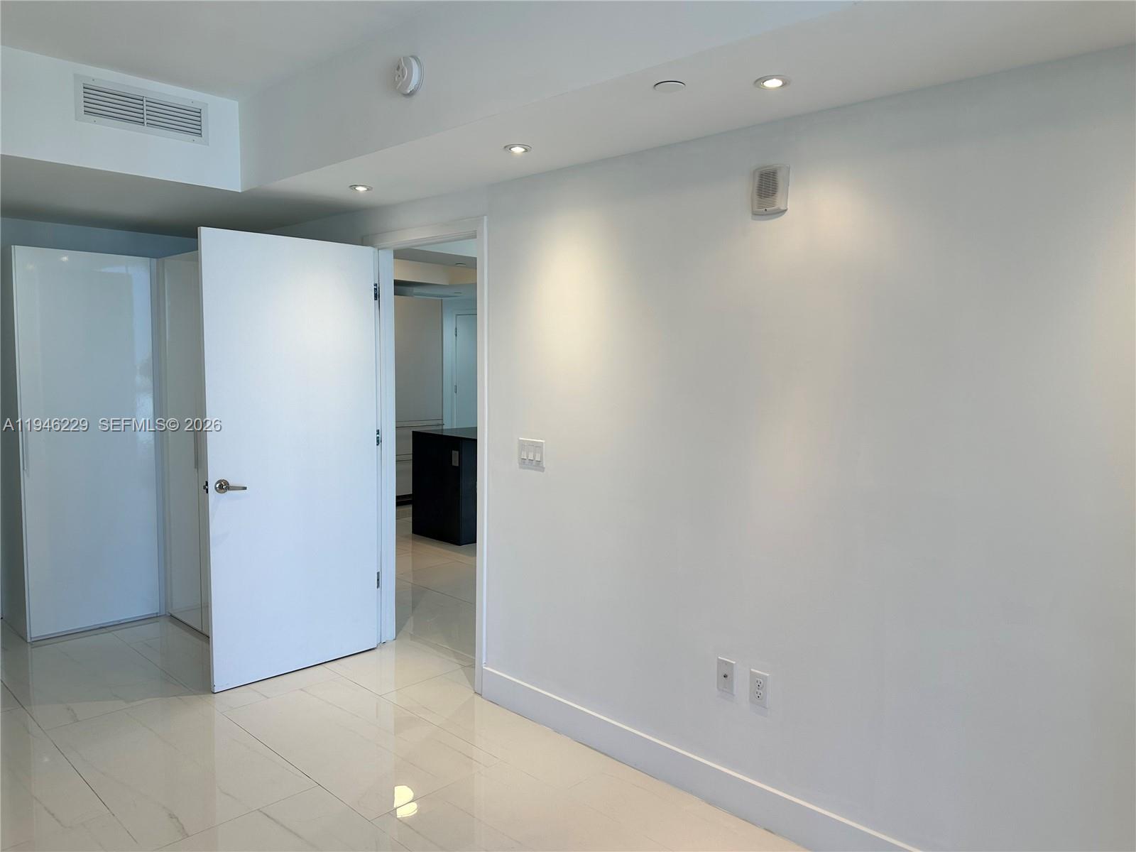 1010 BRICKELL AVE #3809, Miami FL 33131