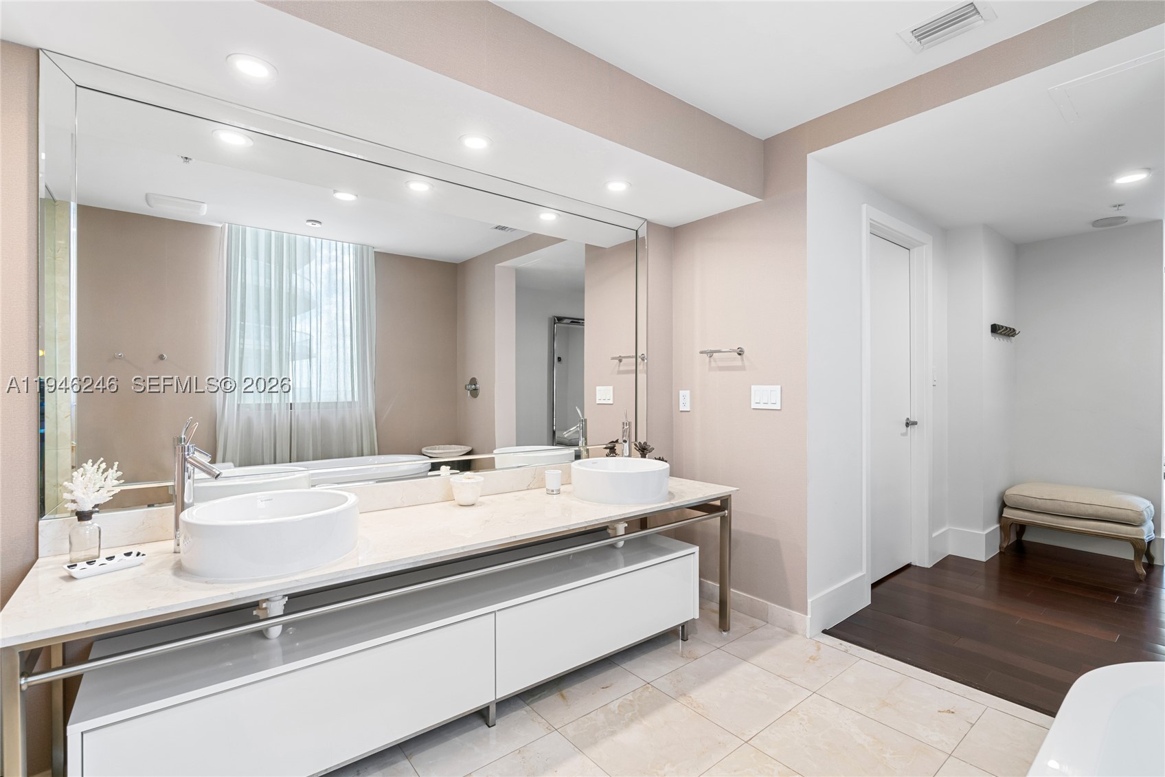 16275 Collins Ave #1501, Sunny Isles Beach FL 33160