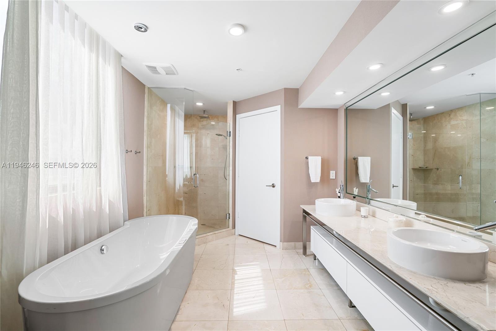 16275 Collins Ave #1501, Sunny Isles Beach FL 33160