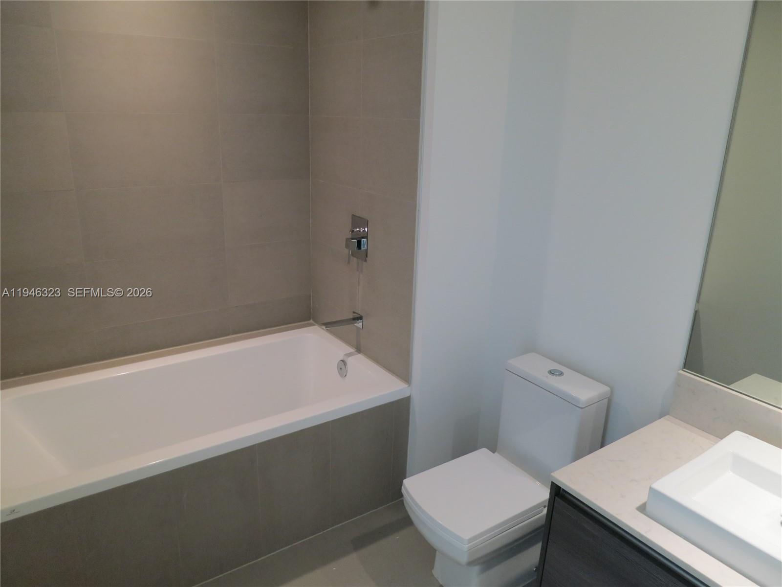1080 Brickell Ave #1505, Miami FL 33131