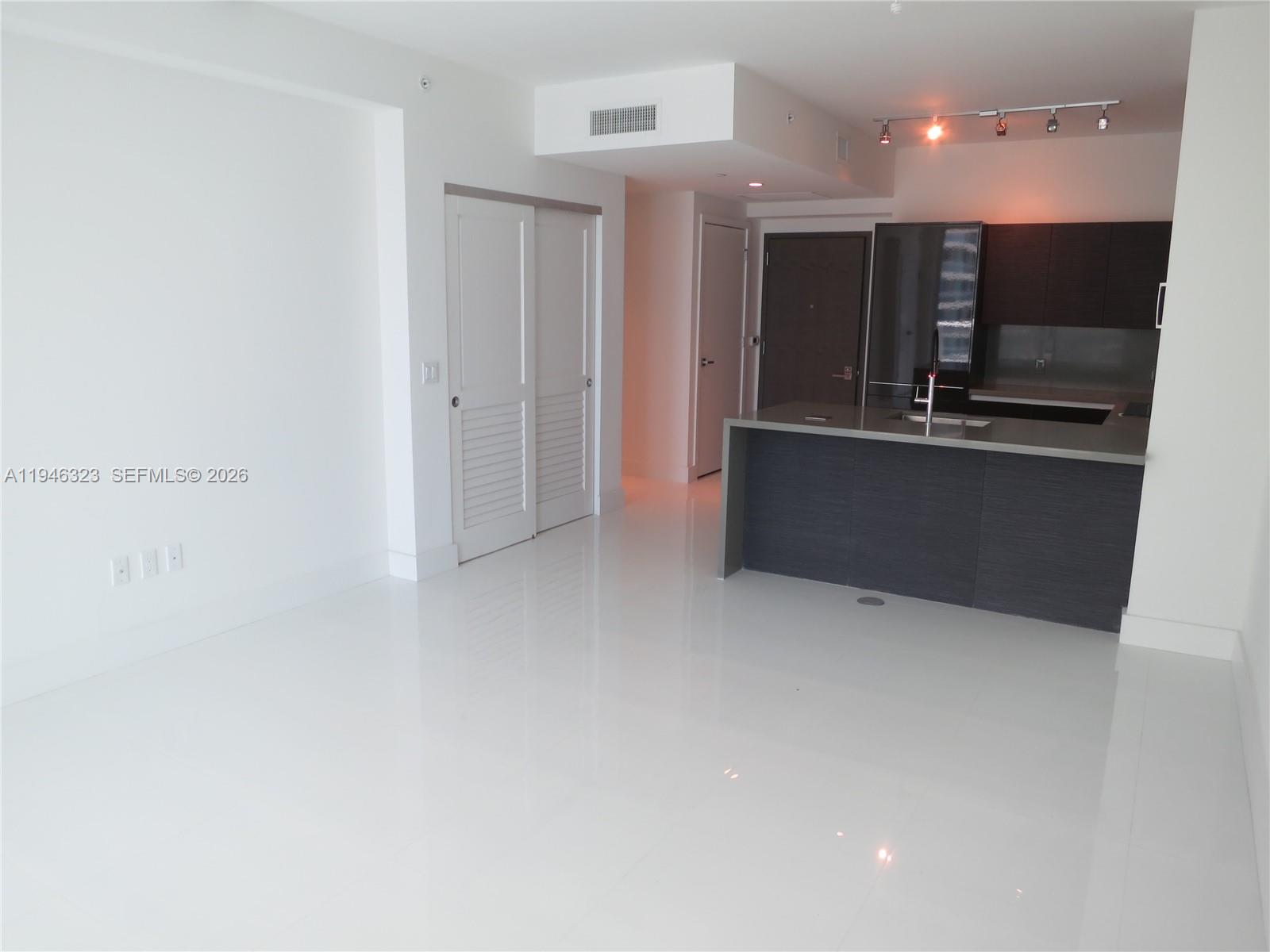 1080 Brickell Ave #1505, Miami FL 33131