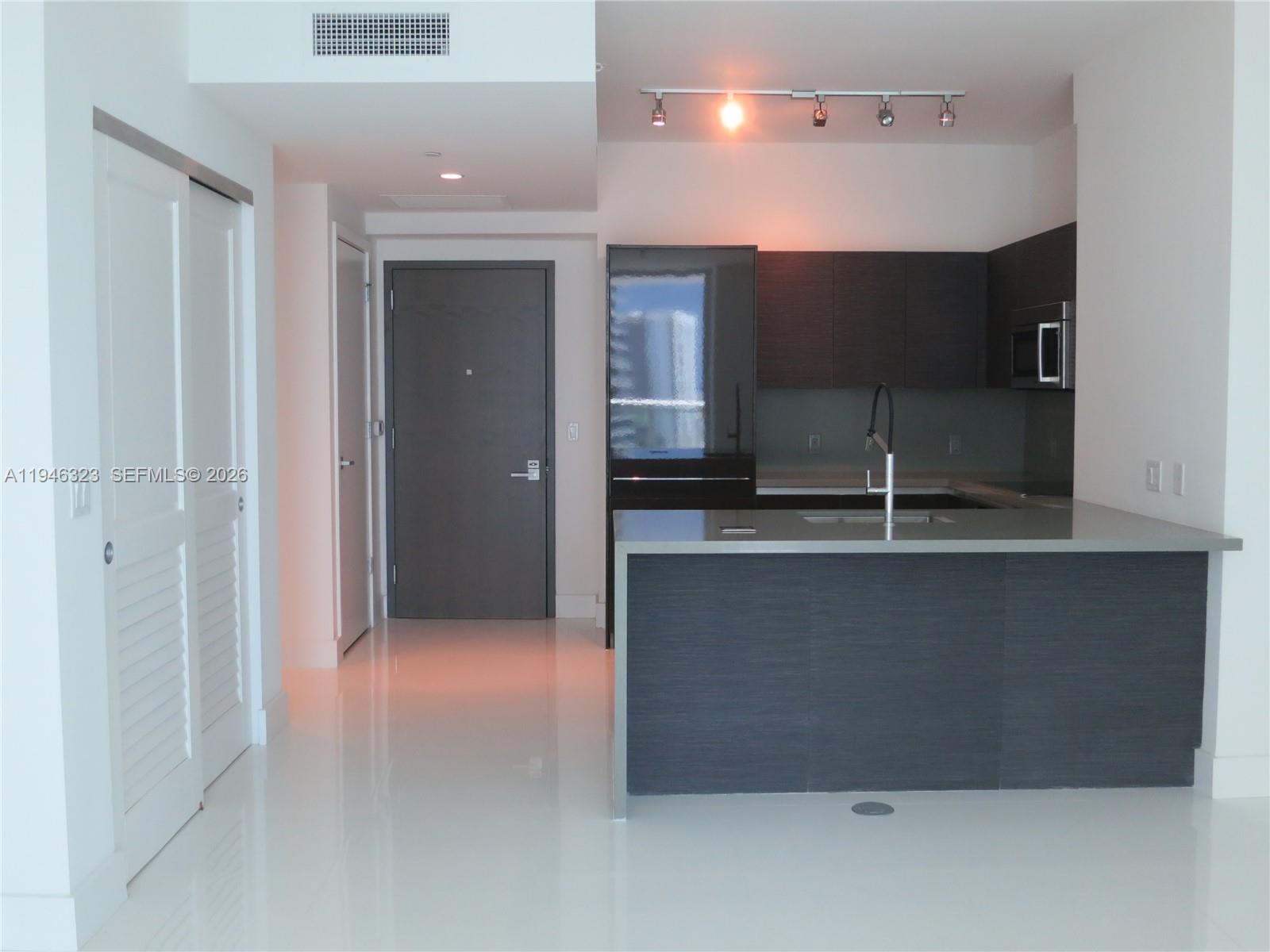 1080 Brickell Ave #1505, Miami FL 33131