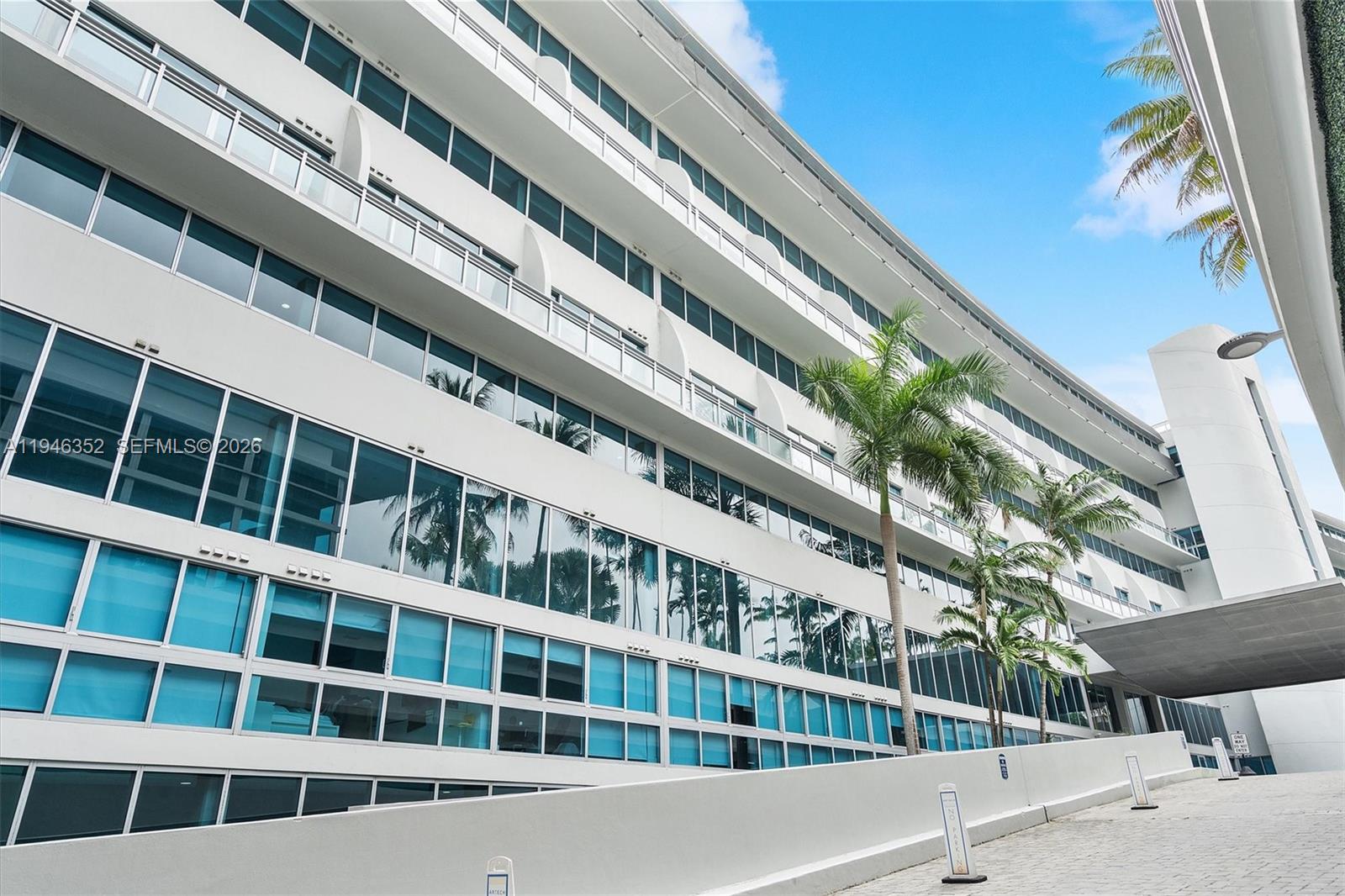 2950 NE 188th St #310, Aventura FL 33180