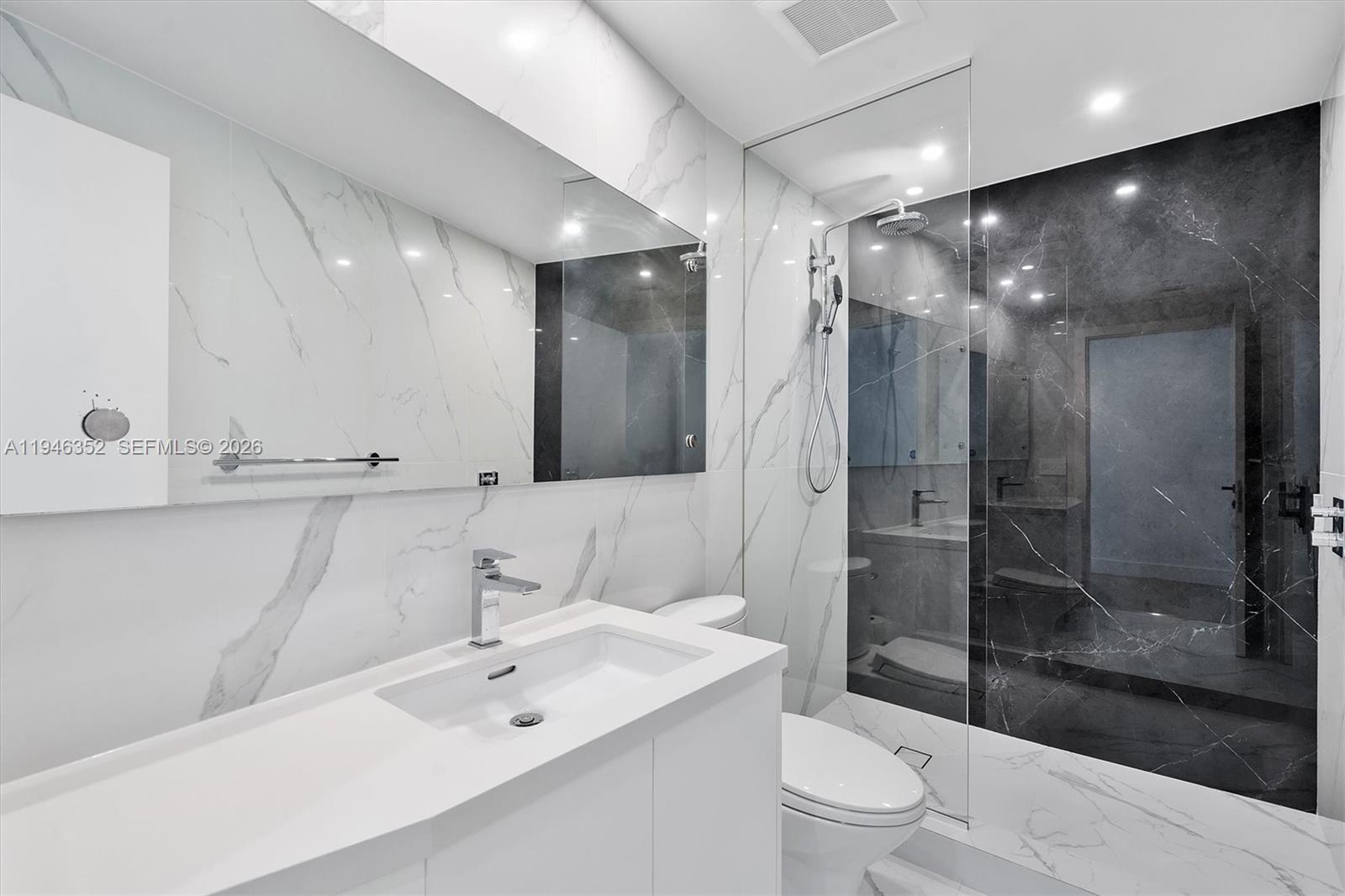 2950 NE 188th St #310, Aventura FL 33180