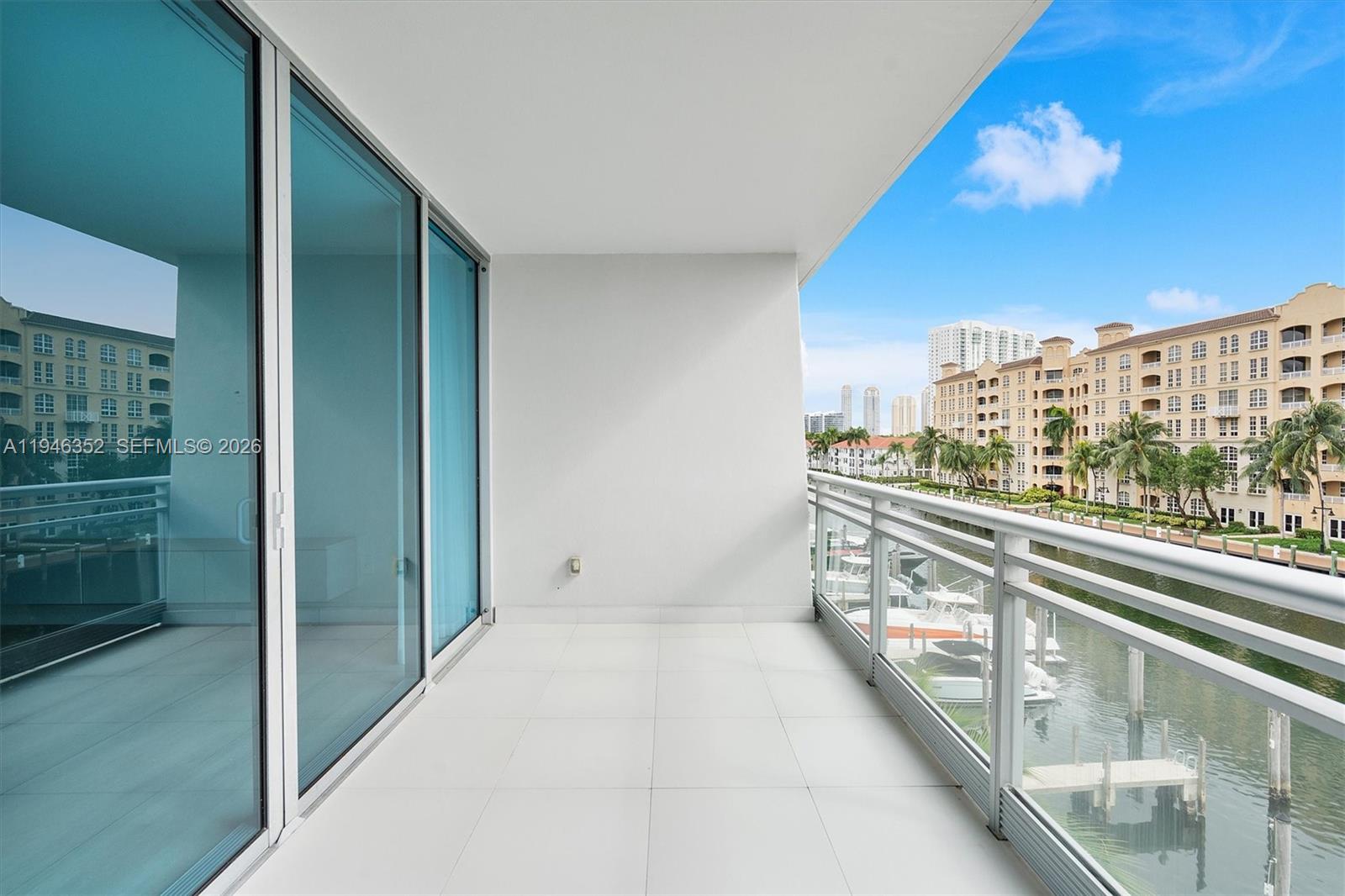 2950 NE 188th St #310, Aventura FL 33180