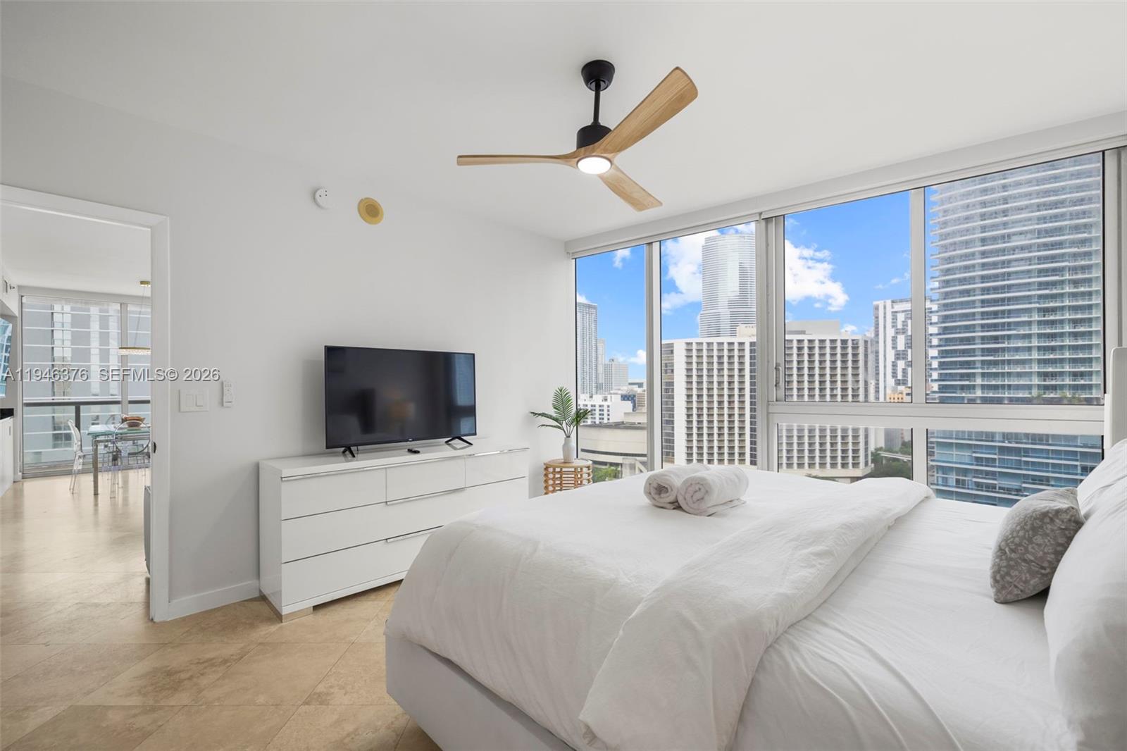 485 Brickell Ave #1804, Miami FL 33131