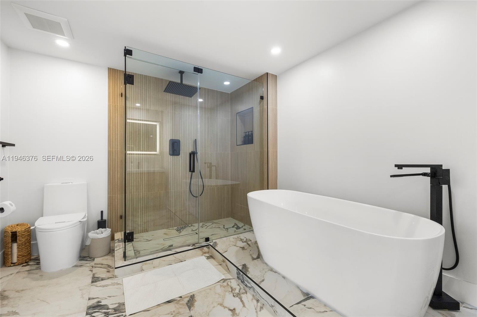485 Brickell Ave #1804, Miami FL 33131