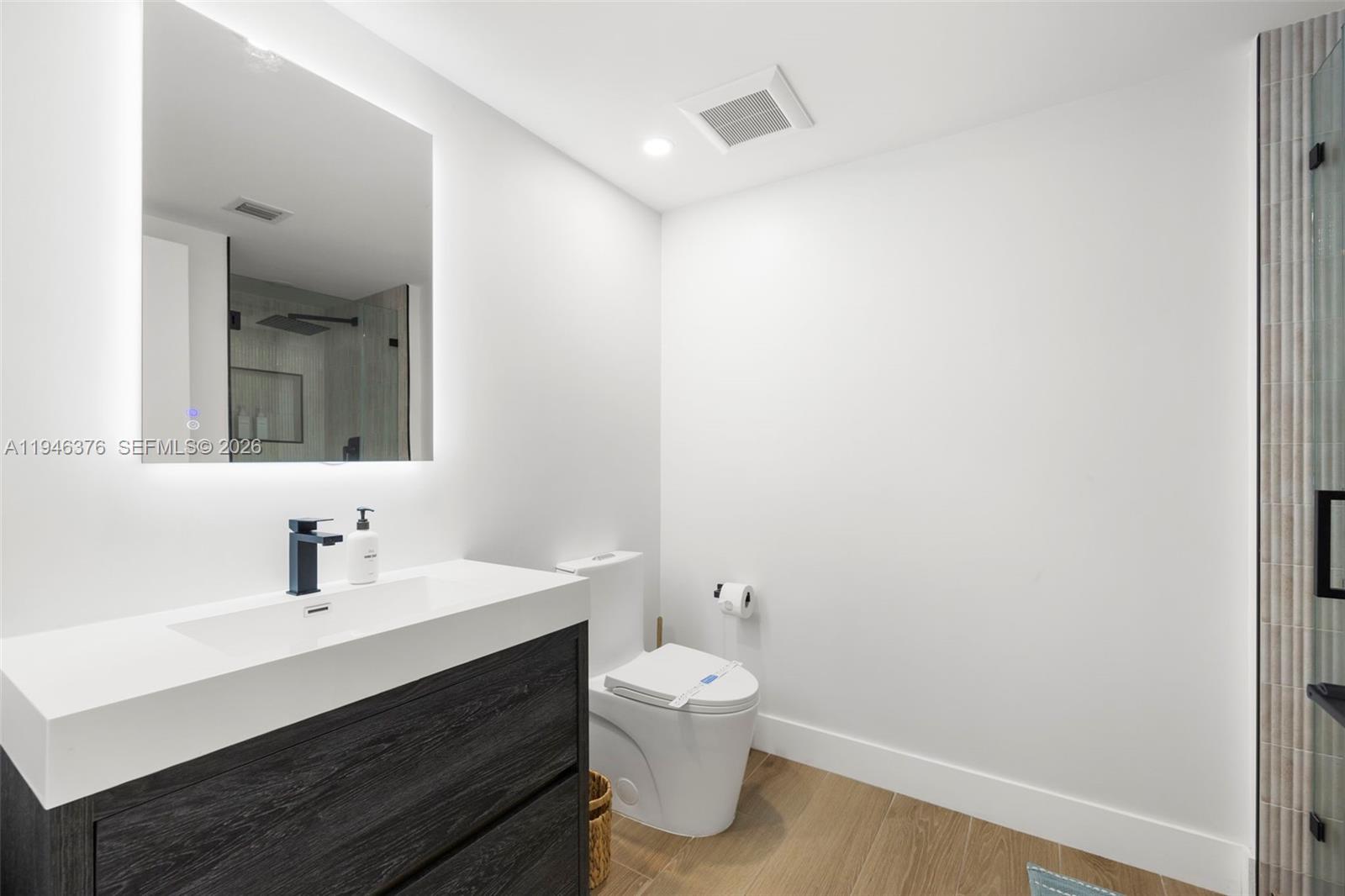 485 Brickell Ave #1804, Miami FL 33131