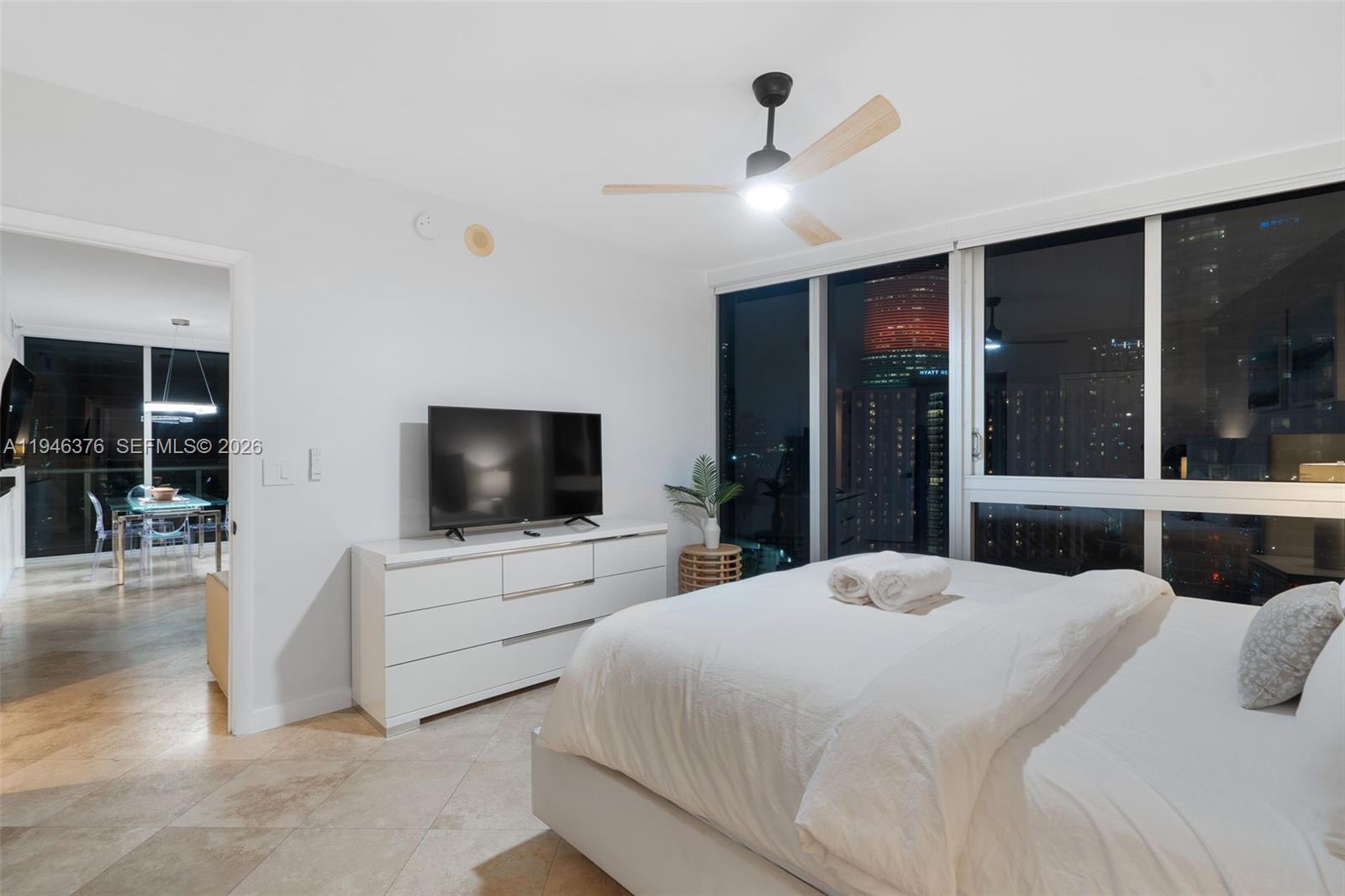 485 Brickell Ave #1804, Miami FL 33131
