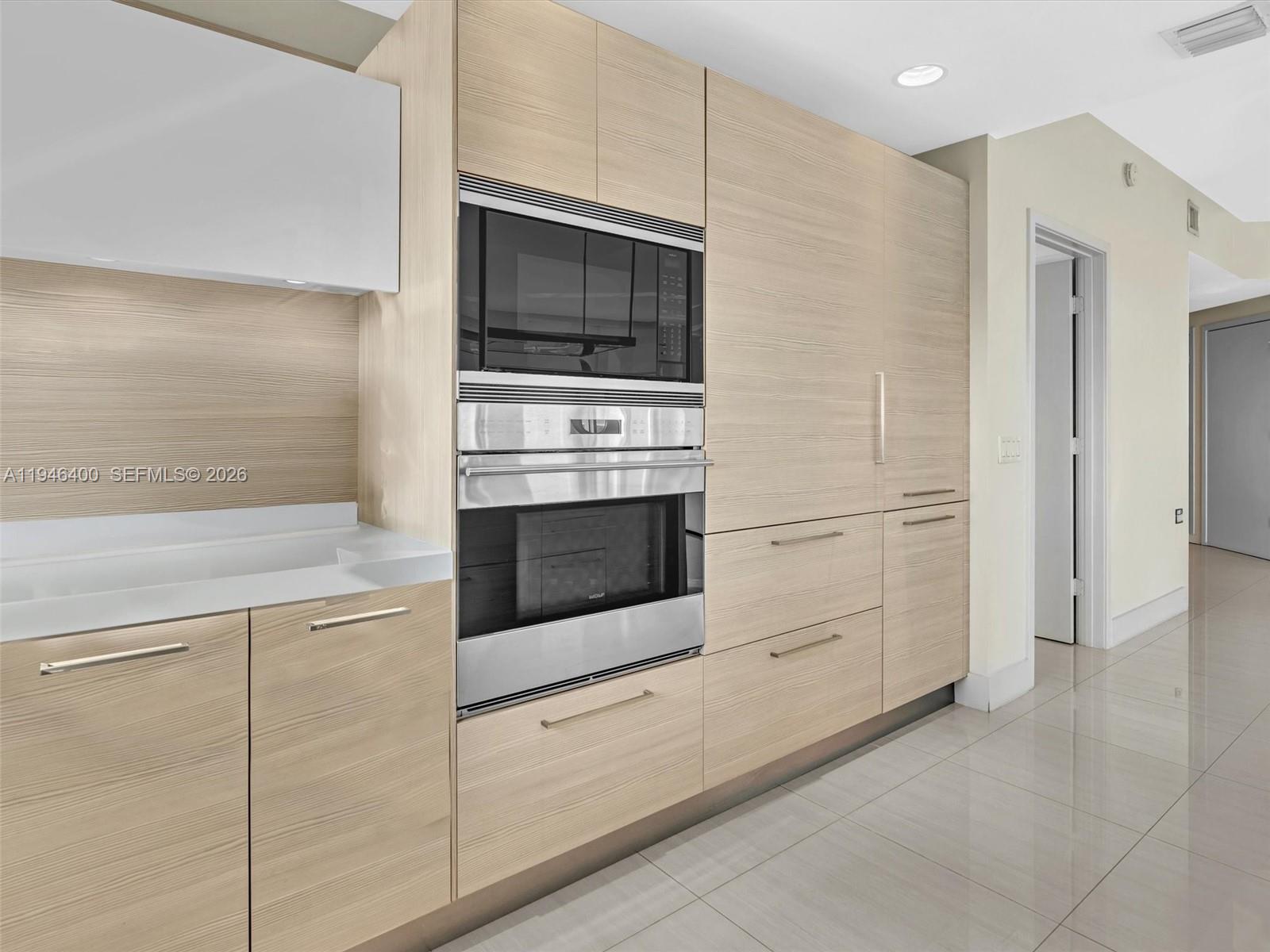 17301 Biscayne Blvd #2301, North Miami Beach FL 33160