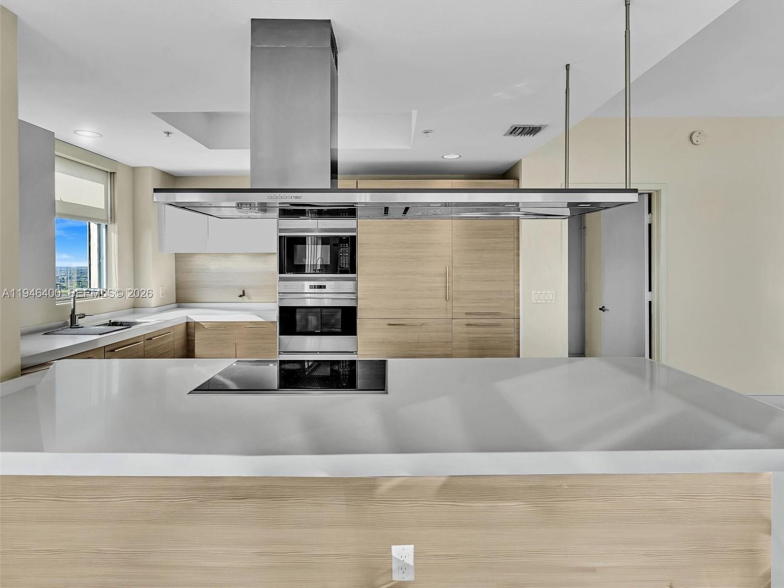17301 Biscayne Blvd #2301, North Miami Beach FL 33160