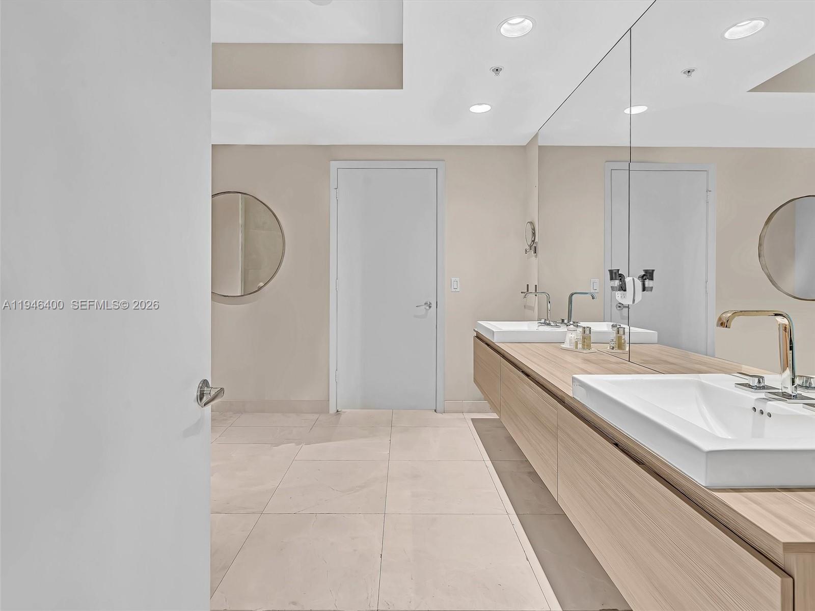 17301 Biscayne Blvd #2301, North Miami Beach FL 33160