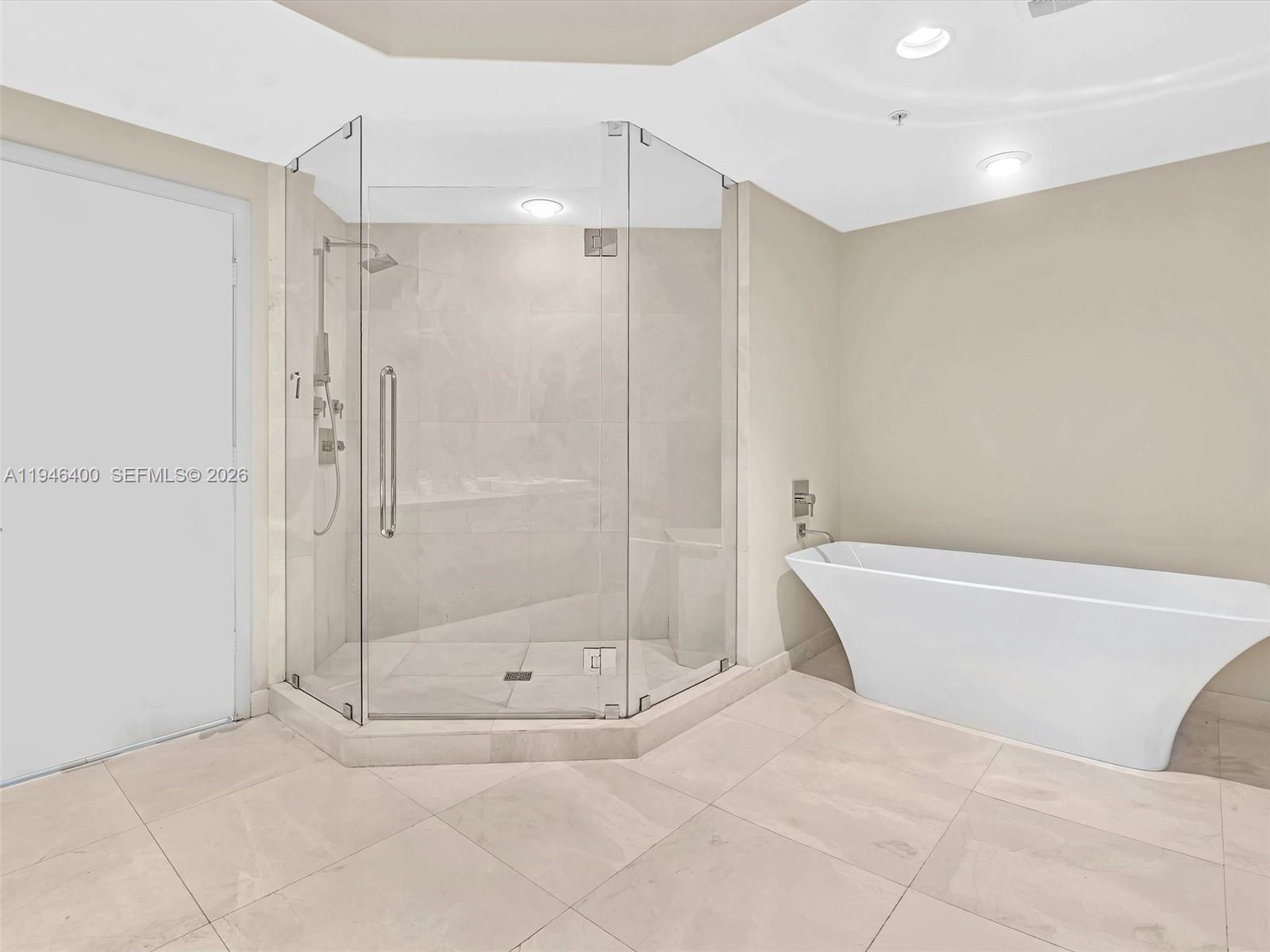 17301 Biscayne Blvd #2301, North Miami Beach FL 33160
