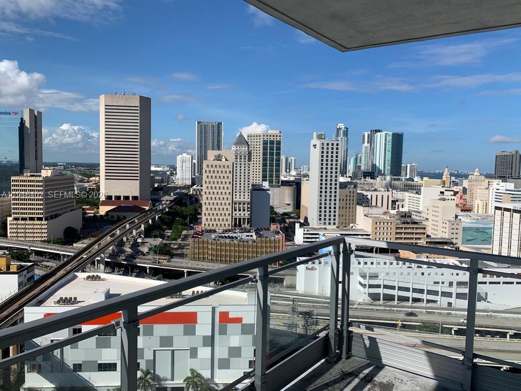 90 SW 3rd St #2305, Miami FL 33130