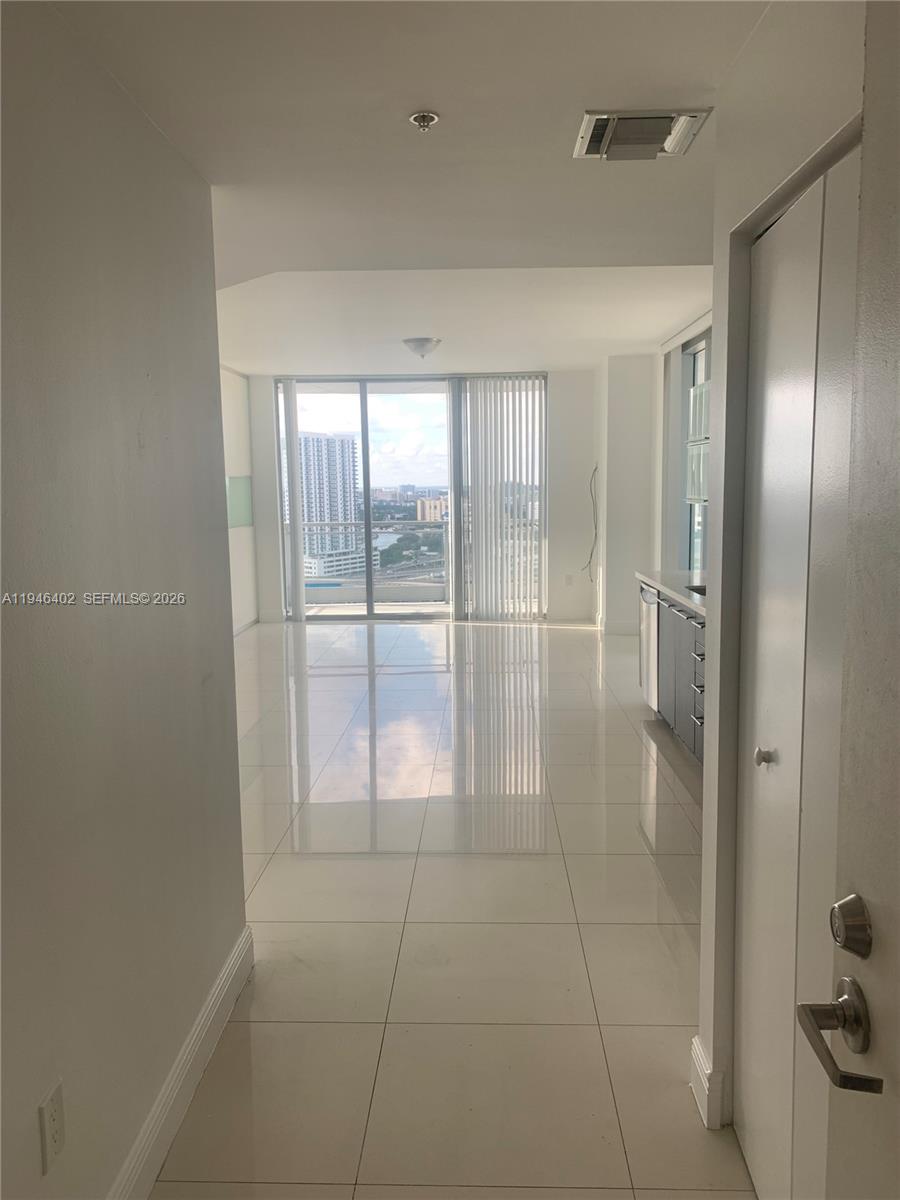 90 SW 3rd St #2305, Miami FL 33130
