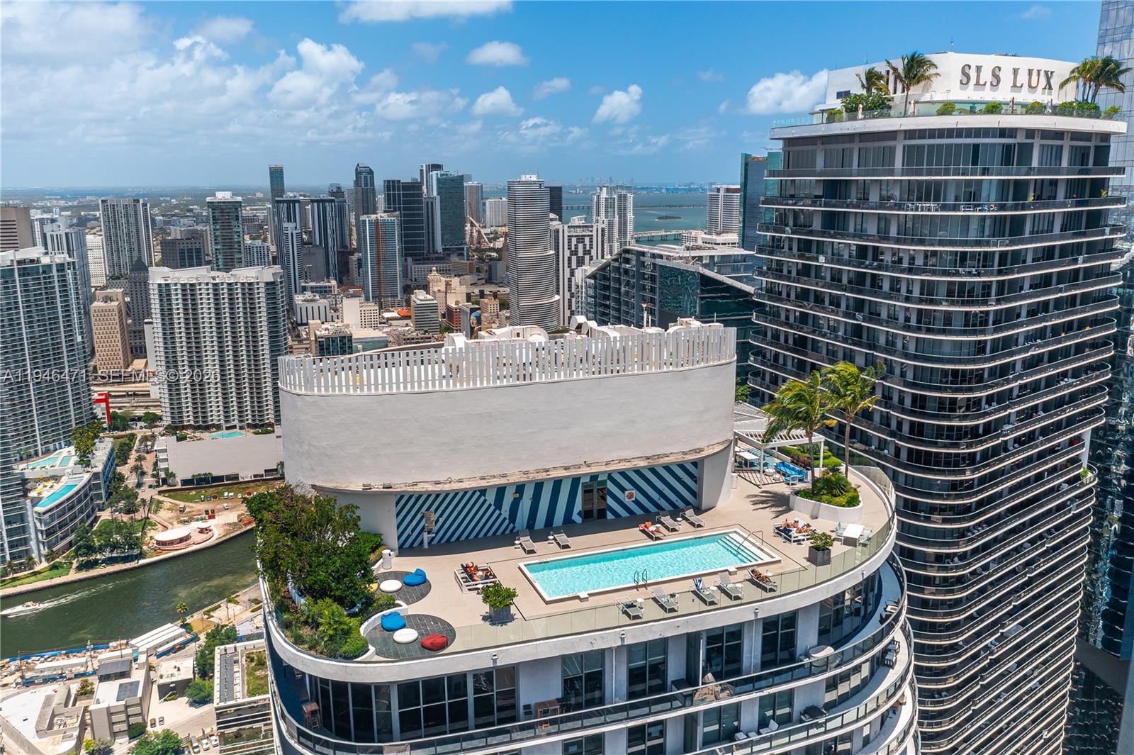 45 SW 9th St #1205, Miami FL 33130