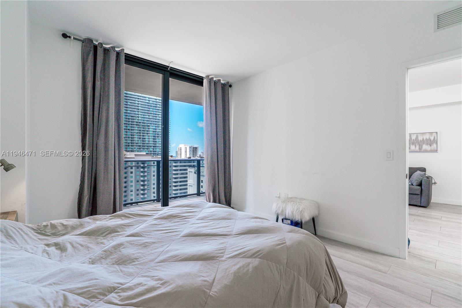 45 SW 9th St #1205, Miami FL 33130