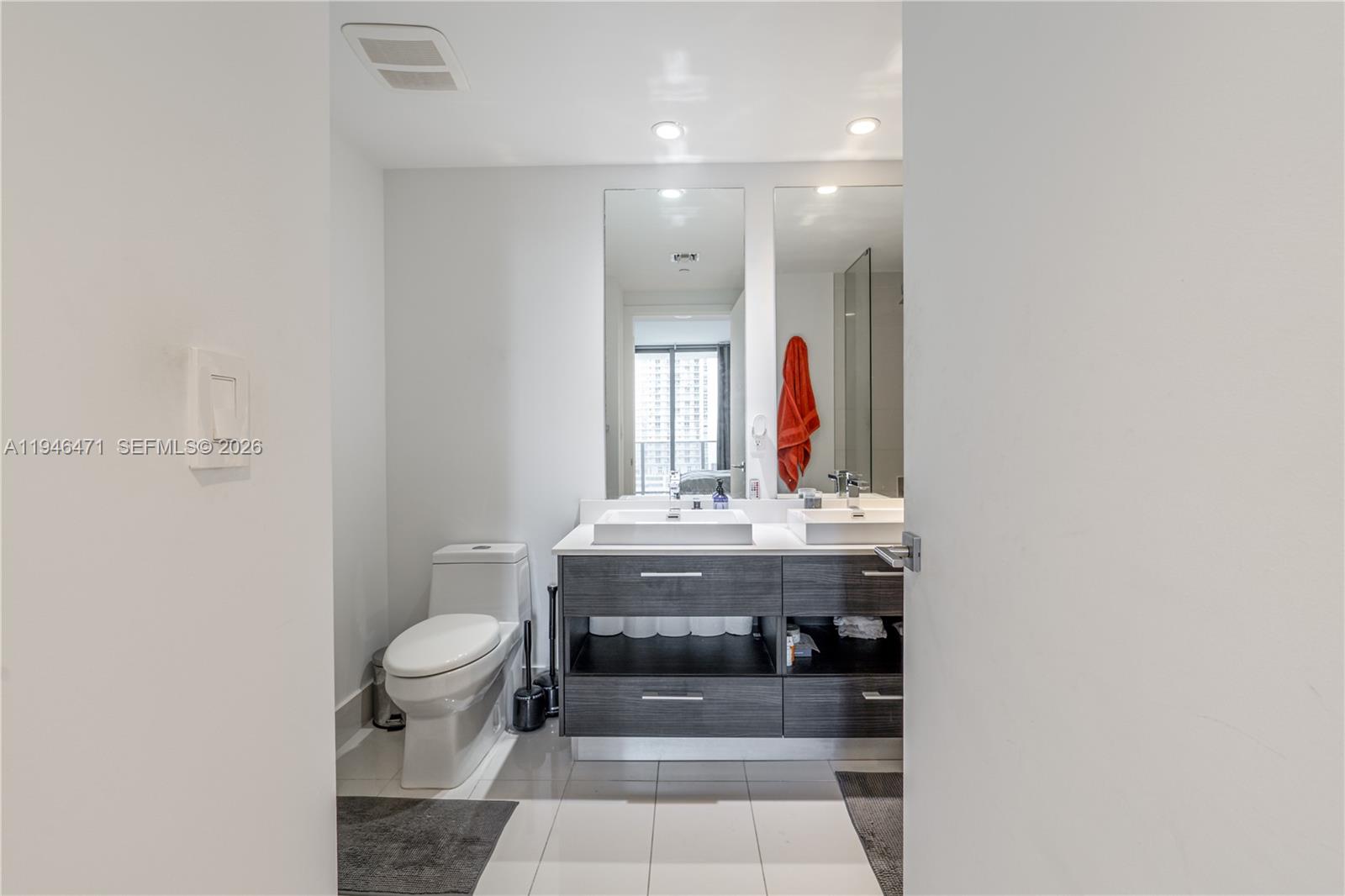 45 SW 9th St #1205, Miami FL 33130