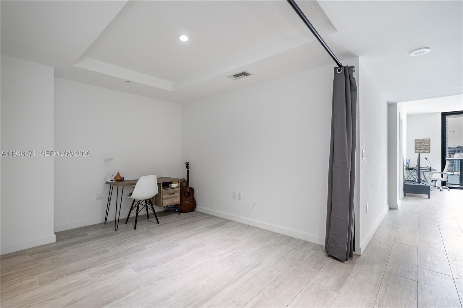 45 SW 9th St #1205, Miami FL 33130