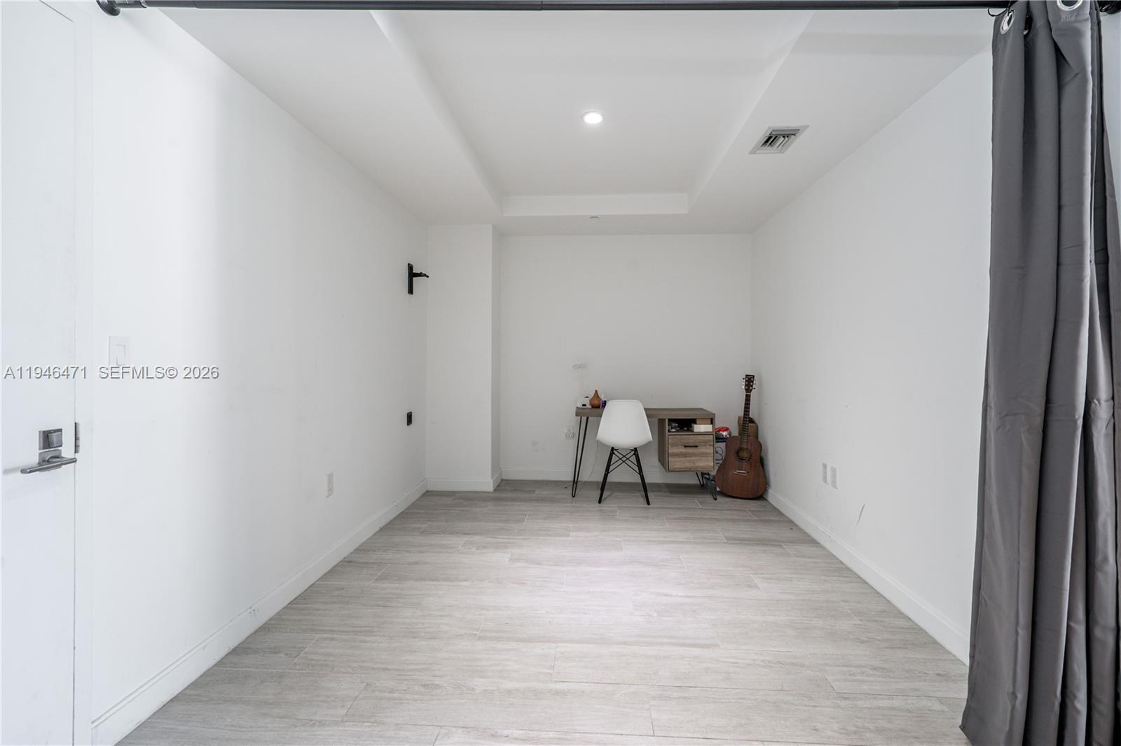 45 SW 9th St #1205, Miami FL 33130