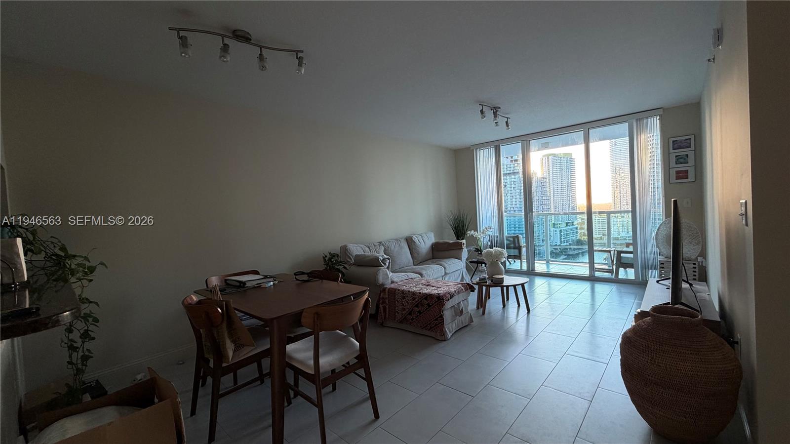 31 SE 5th St #2509, Miami FL 33131