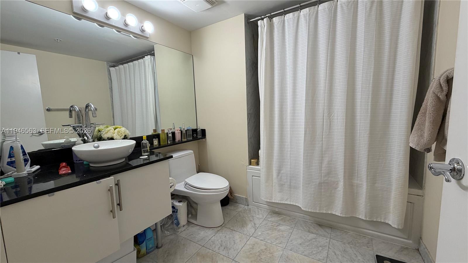 31 SE 5th St #2509, Miami FL 33131
