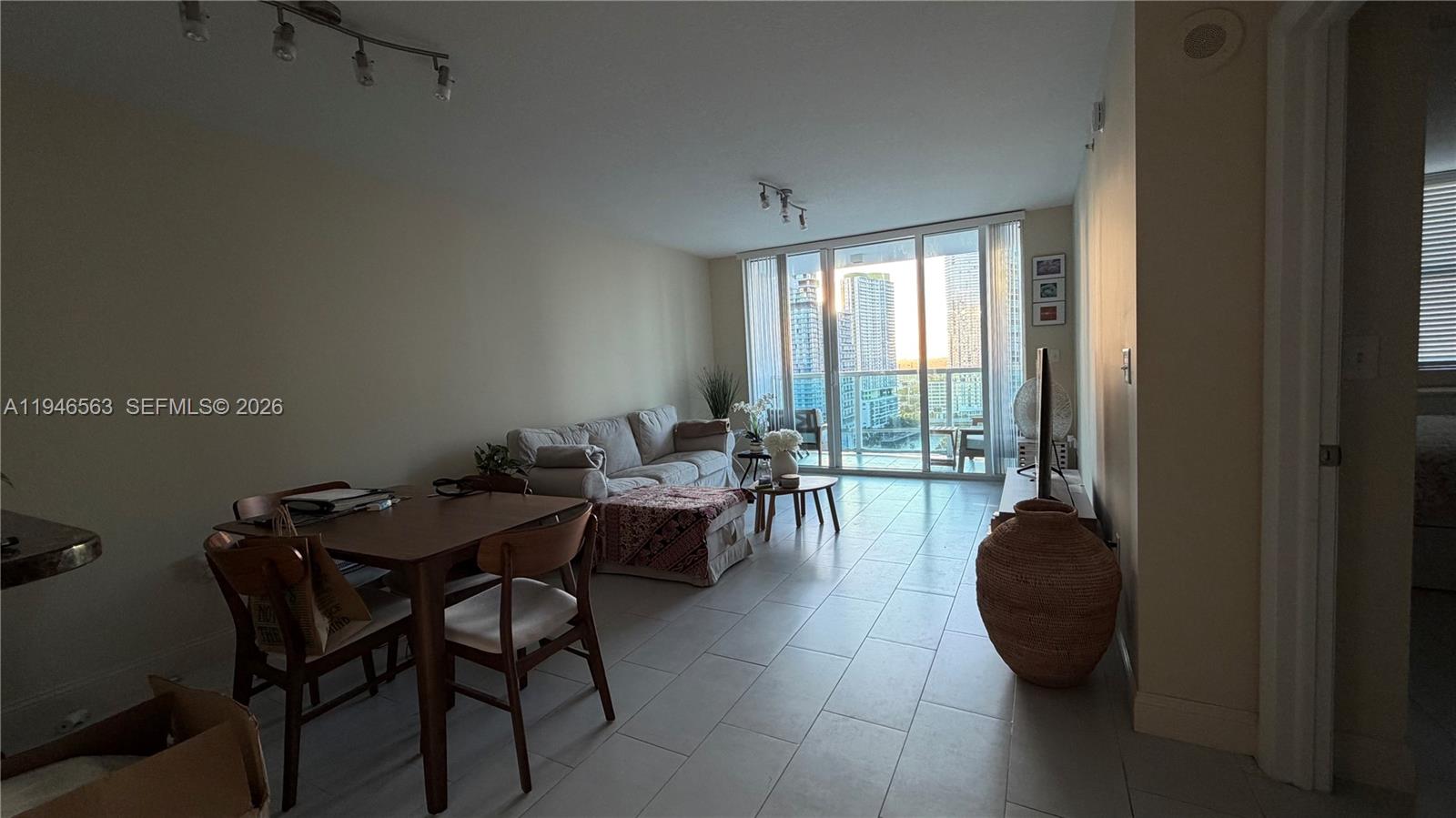 31 SE 5th St #2509, Miami FL 33131