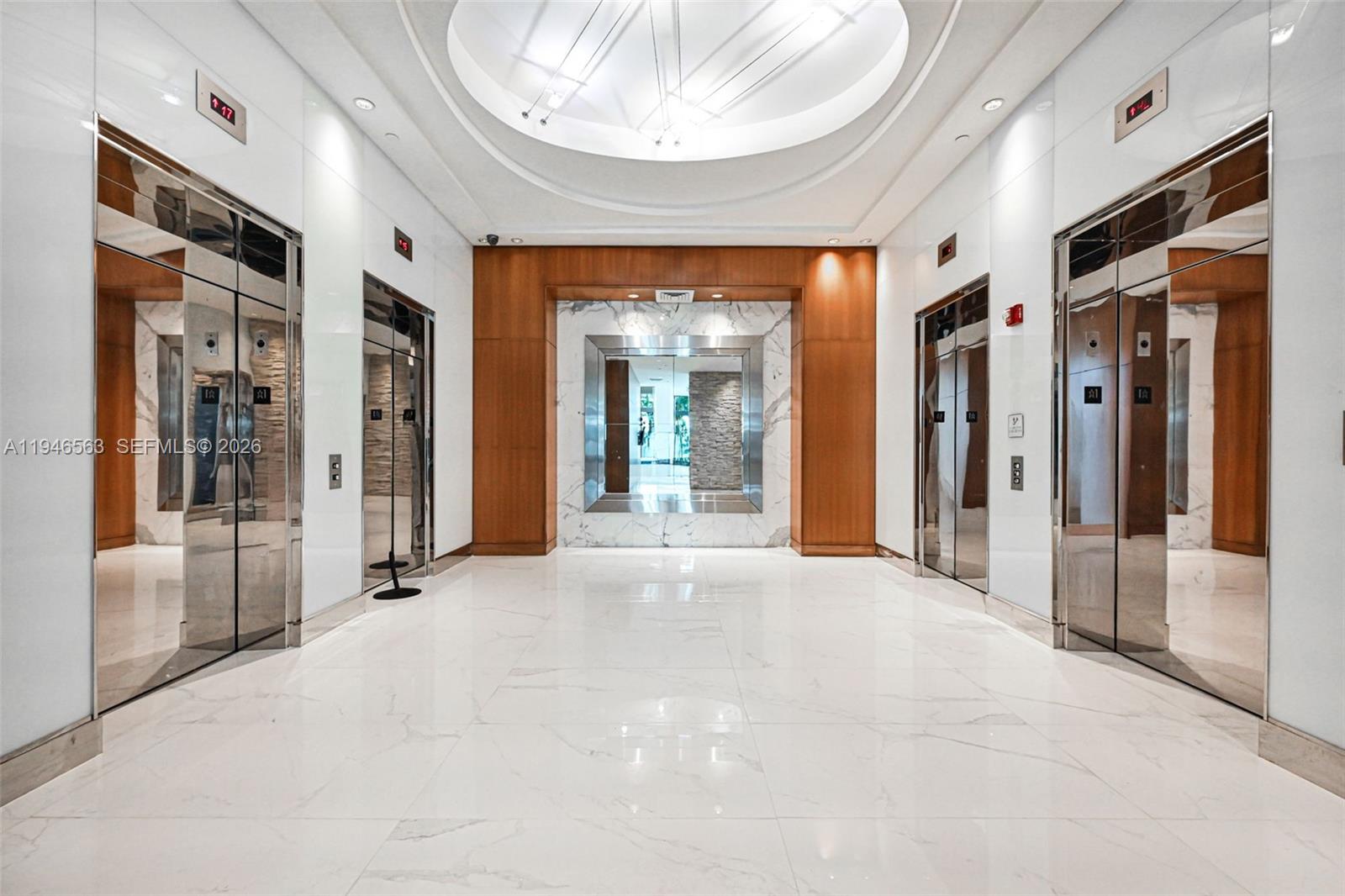 31 SE 5th St #2509, Miami FL 33131