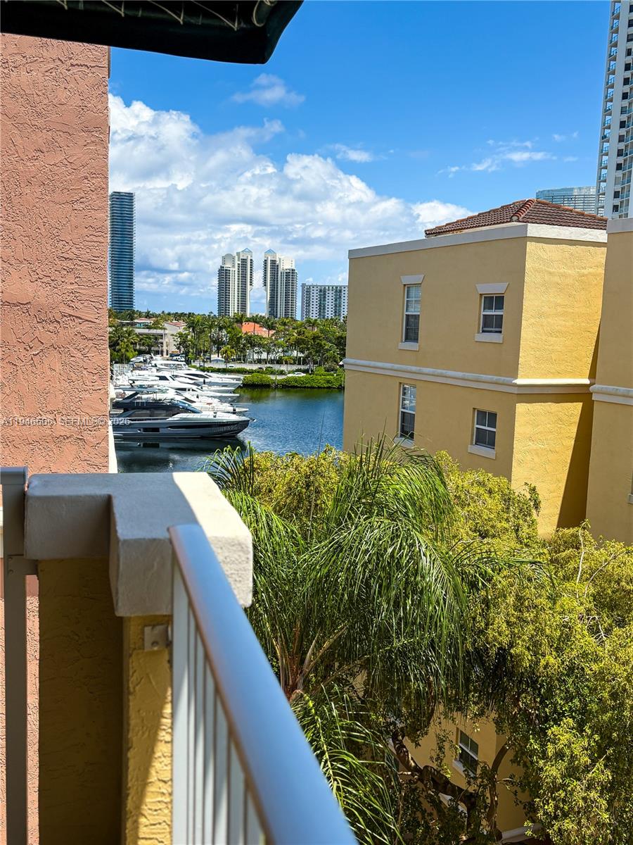 19701 E Country Club Dr #5605, Aventura FL 33180