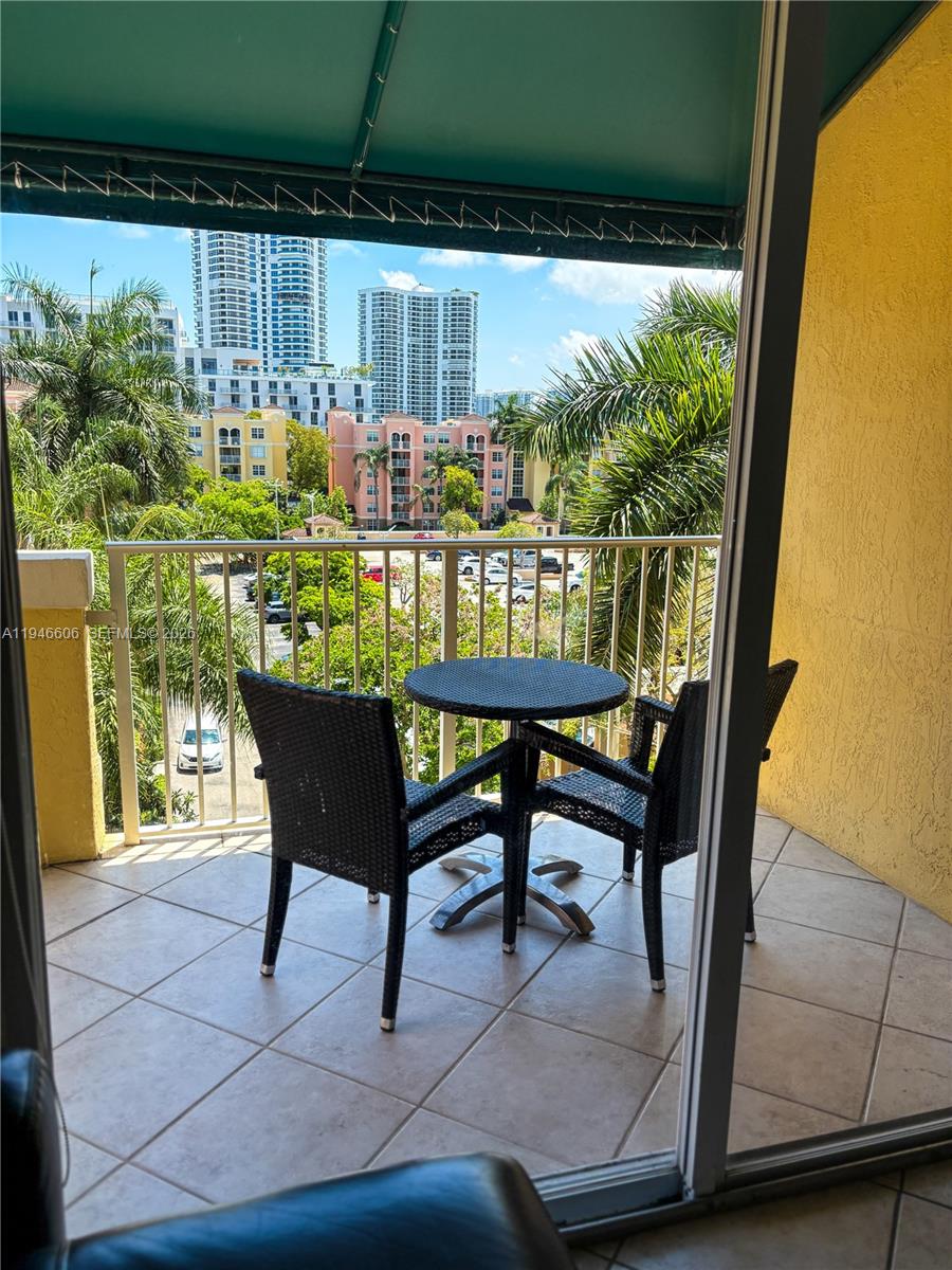 19701 E Country Club Dr #5605, Aventura FL 33180
