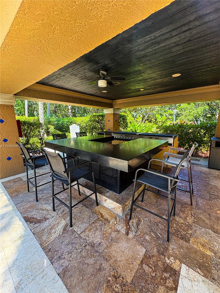 19701 E Country Club Dr #5605, Aventura FL 33180
