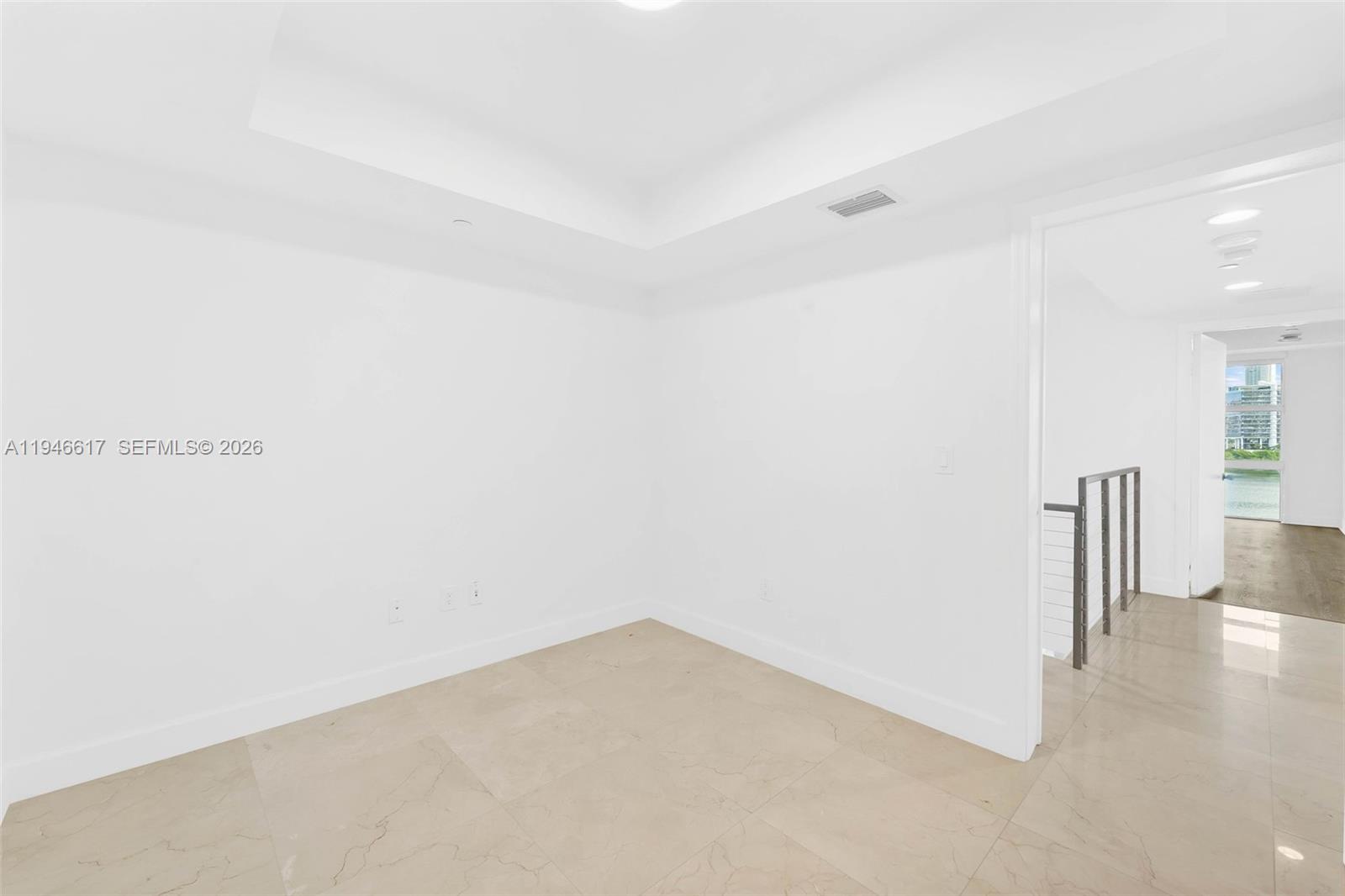 3301 NE 183rd St #508, Aventura FL 33160