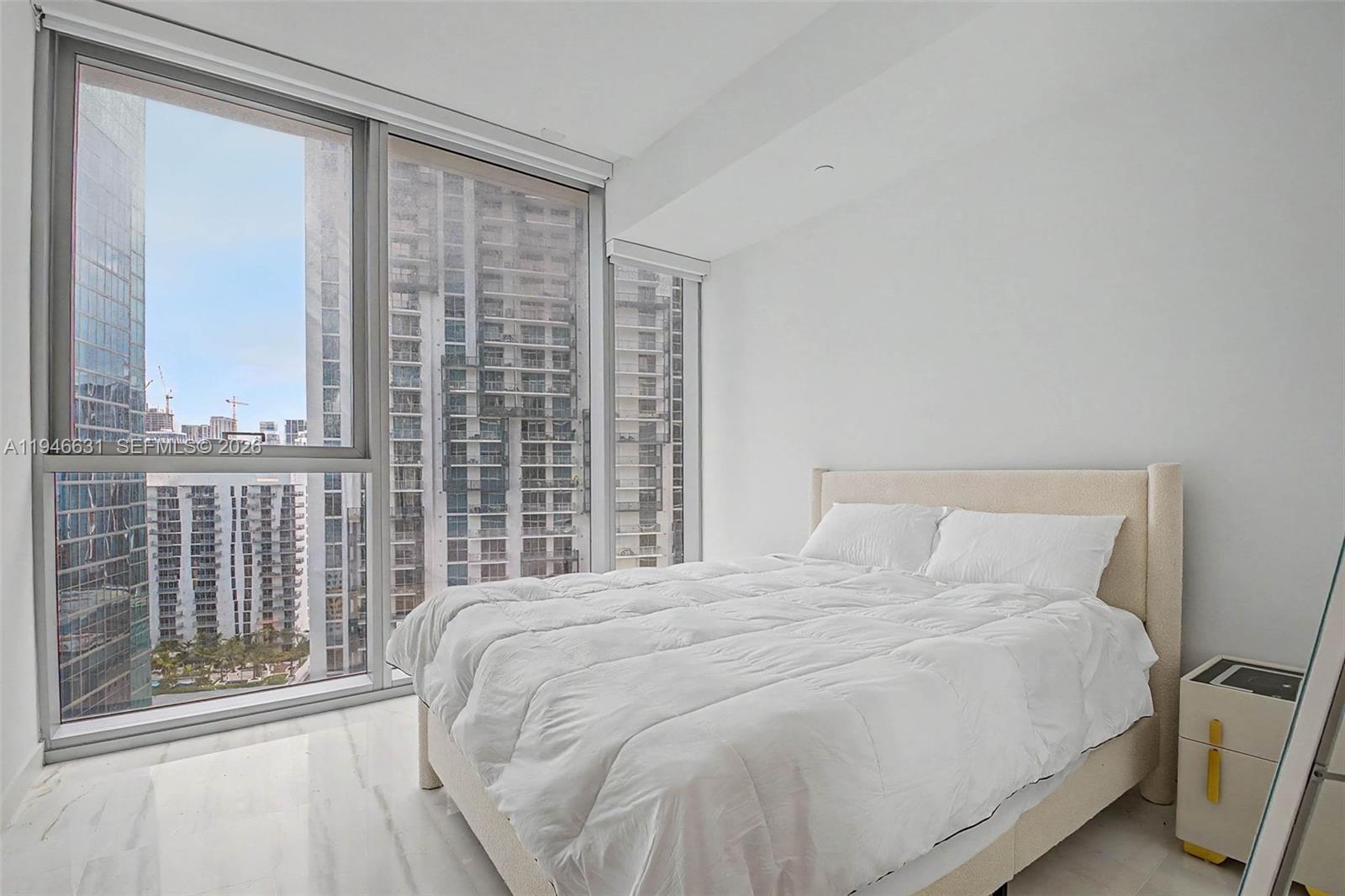 300 Biscayne Blvd Way #2808, Miami FL 33131