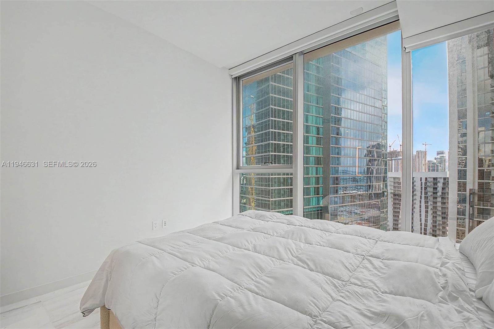 300 Biscayne Blvd Way #2808, Miami FL 33131