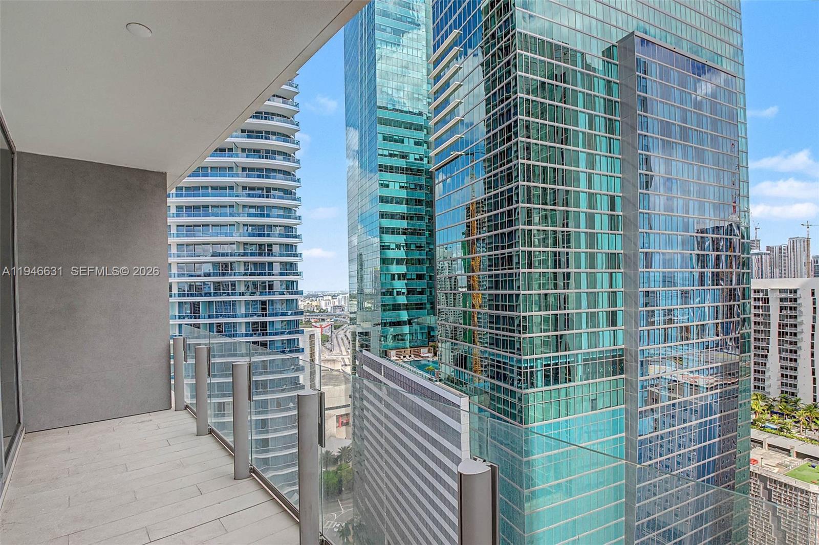 300 Biscayne Blvd Way #2808, Miami FL 33131